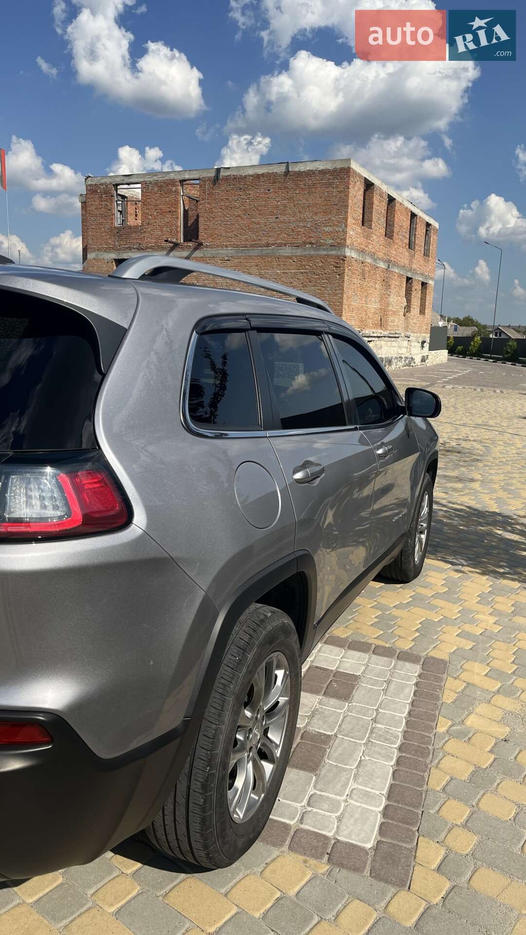 Jeep Cherokee 2019 VIN 1C4PJMLB0KD104290 фото оголошення 3 з 25