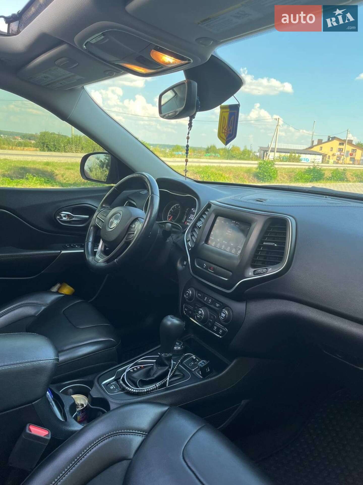 Jeep Cherokee 2019 VIN 1C4PJMLB0KD104290 фото оголошення 4 з 25