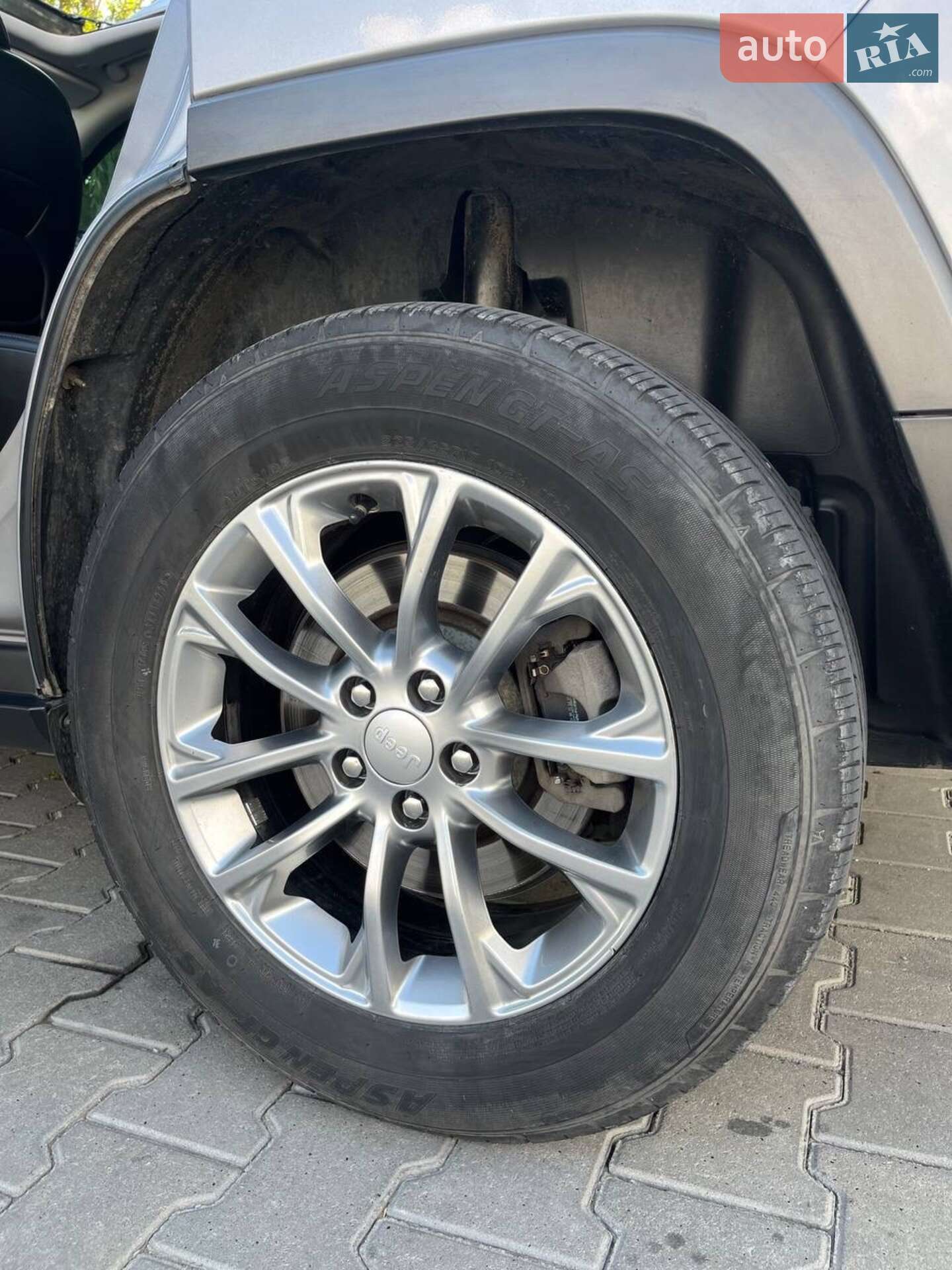 Jeep Cherokee 2019 VIN 1C4PJMLB0KD104290 фото оголошення 16 з 25