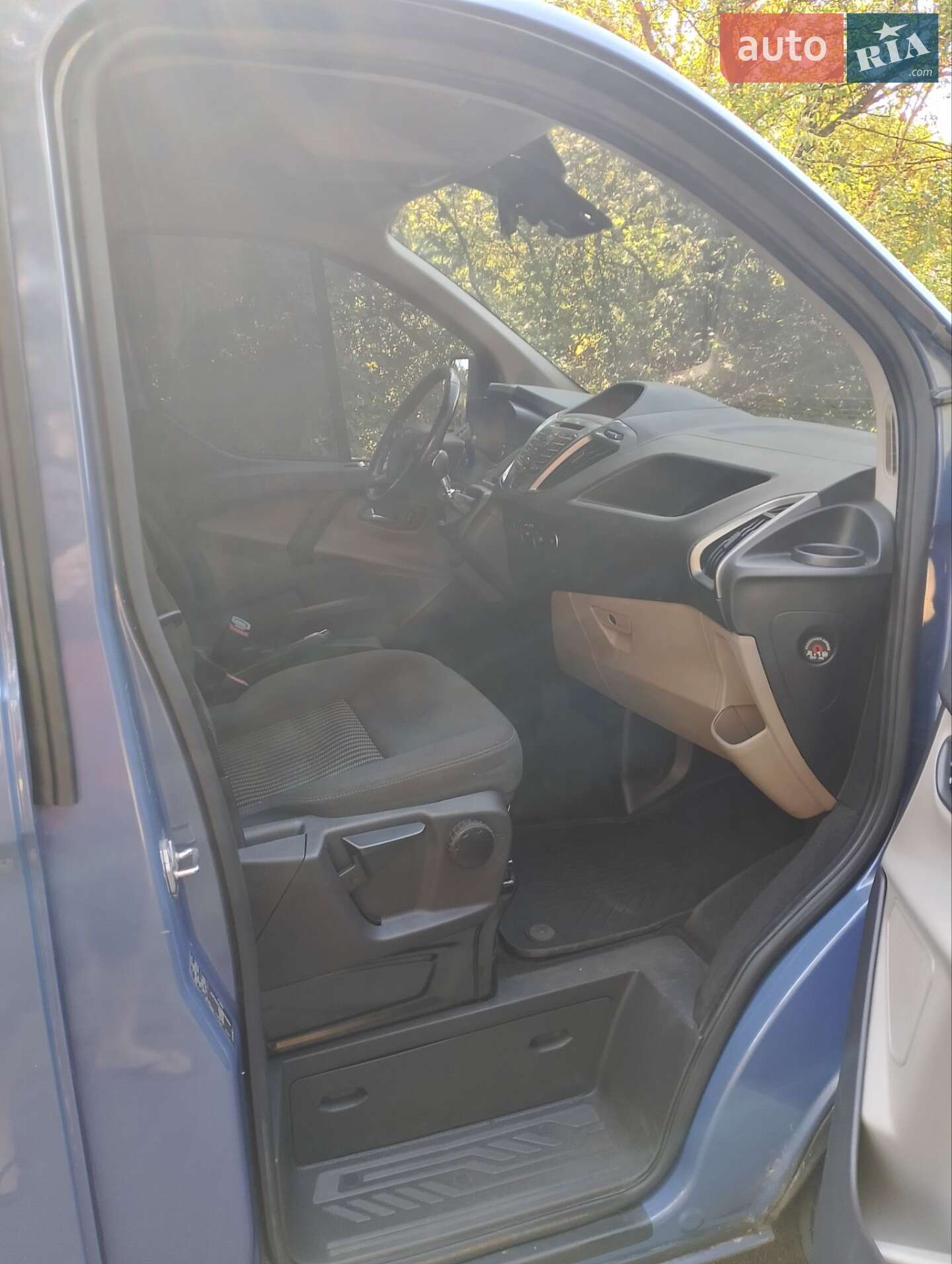 Ford Tourneo Custom 2017 VIN WF03XXTTG3HK05064 фото оголошення 17 з 17