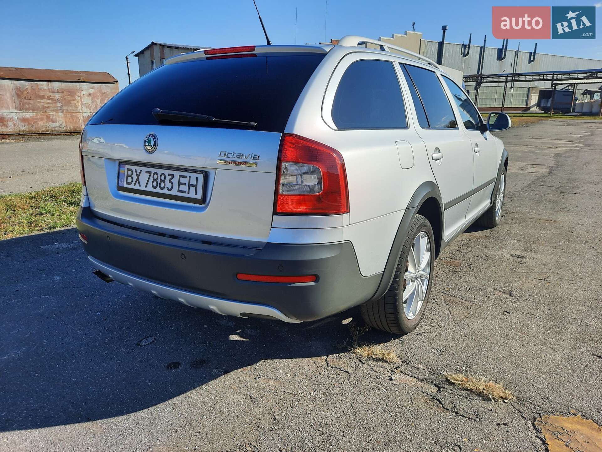 Skoda Octavia 2010 VIN TMBKK61Z0A2092526 фото оголошення 2 з 17