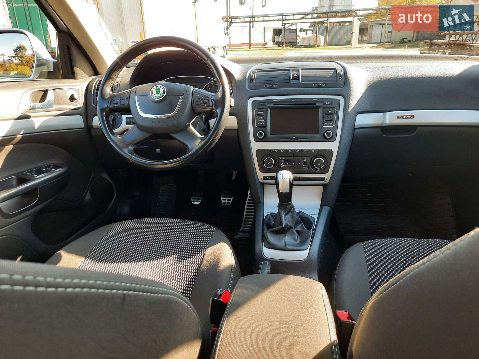 Skoda Octavia 2010 VIN TMBKK61Z0A2092526 фото оголошення 4 з 17