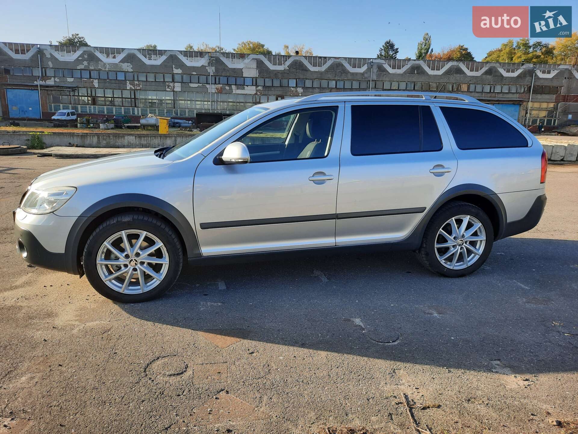 Skoda Octavia 2010 VIN TMBKK61Z0A2092526 фото оголошення 5 з 17