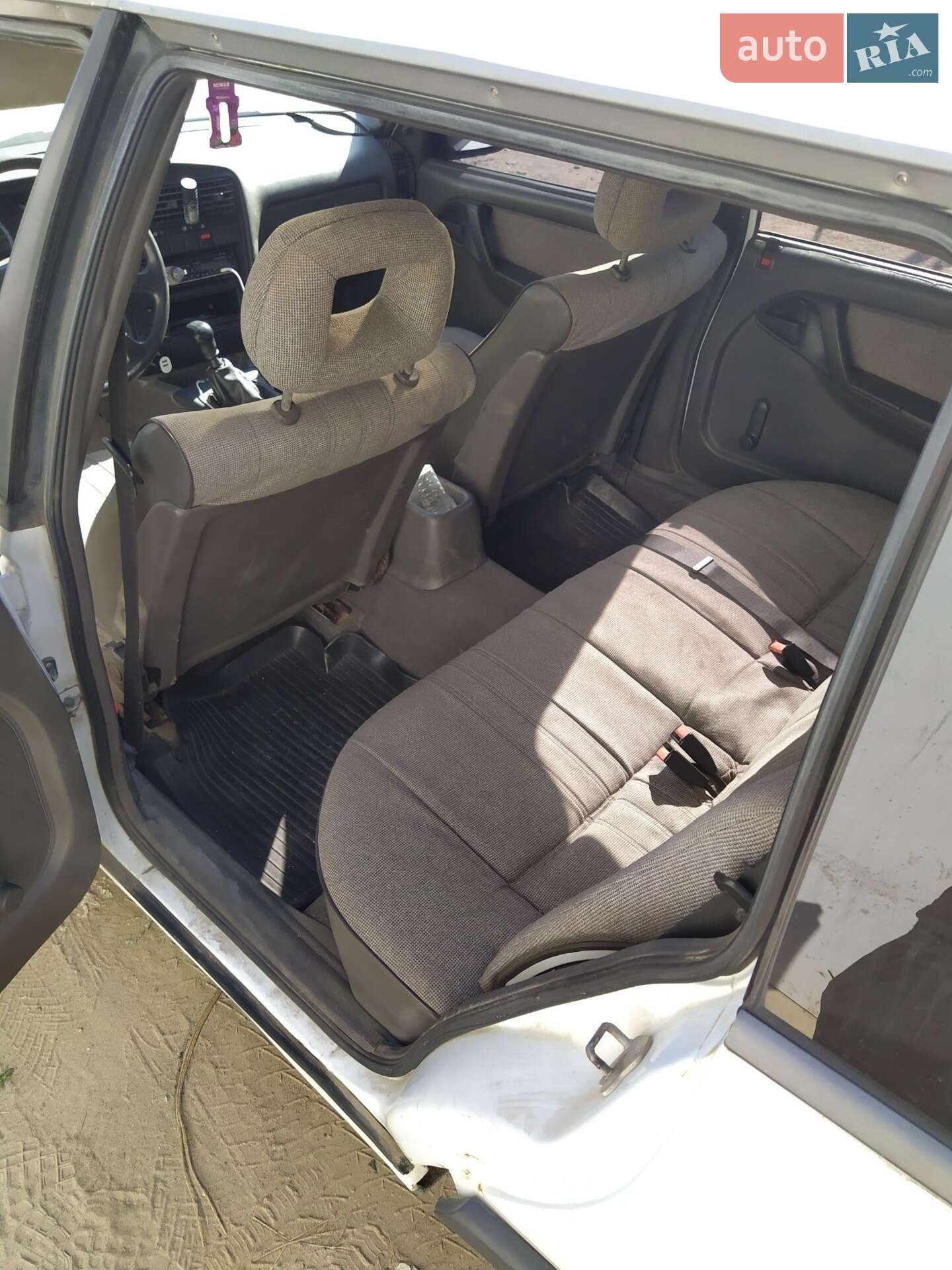 Opel Omega 1989 VIN W0L000066K1171822 фото оголошення 15 з 24