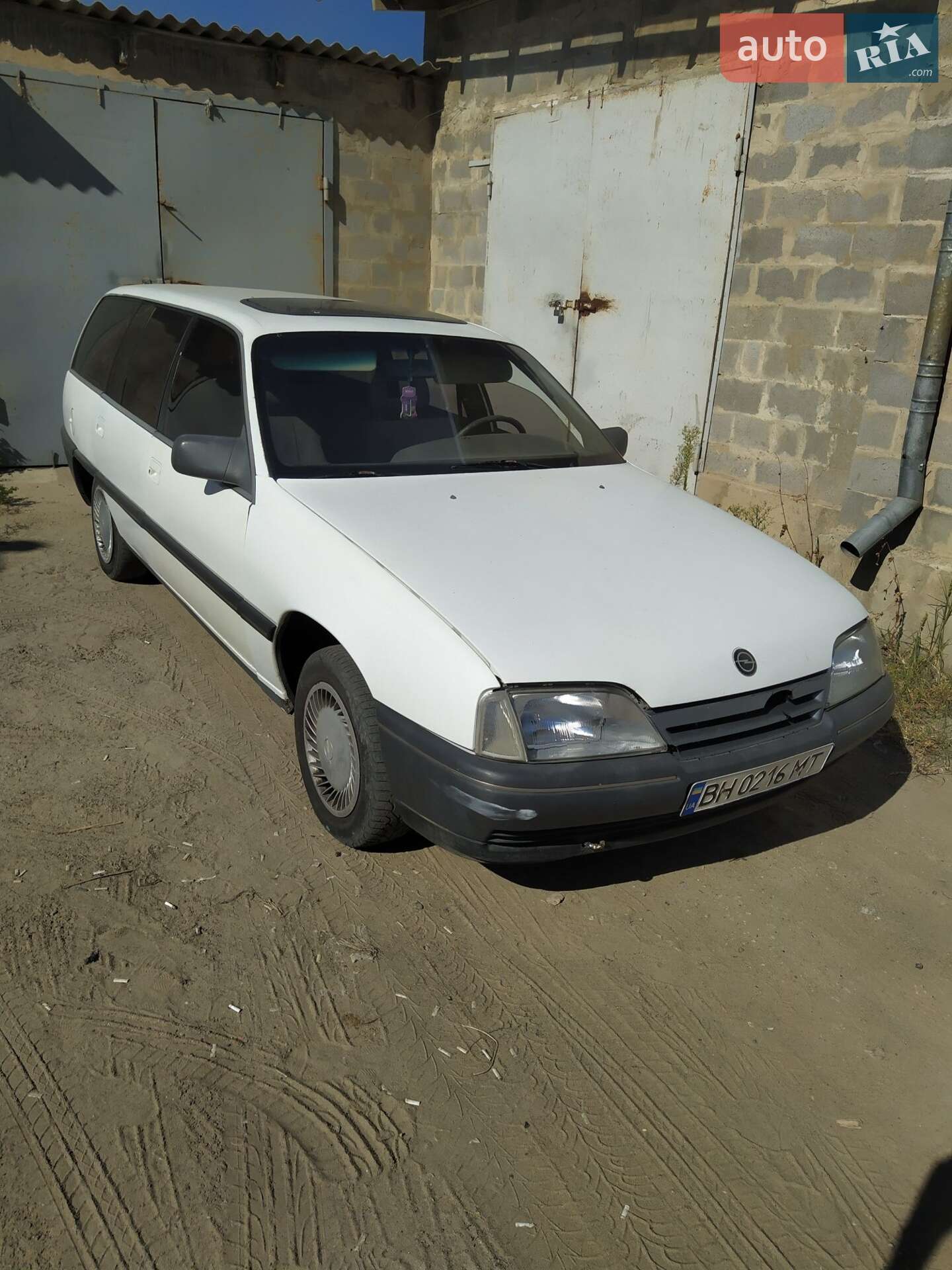 Opel Omega 1989 VIN W0L000066K1171822 фото оголошення 21 з 24
