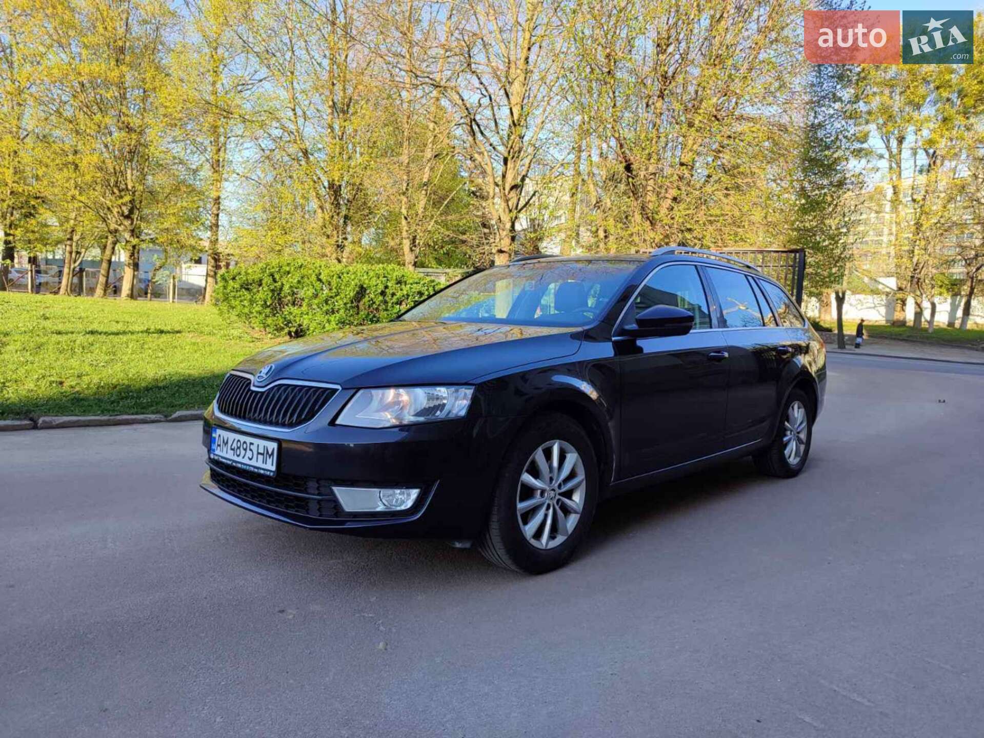 Skoda Octavia 2017 VIN TMBJG9NE0H0164563 фото оголошення 2 з 21