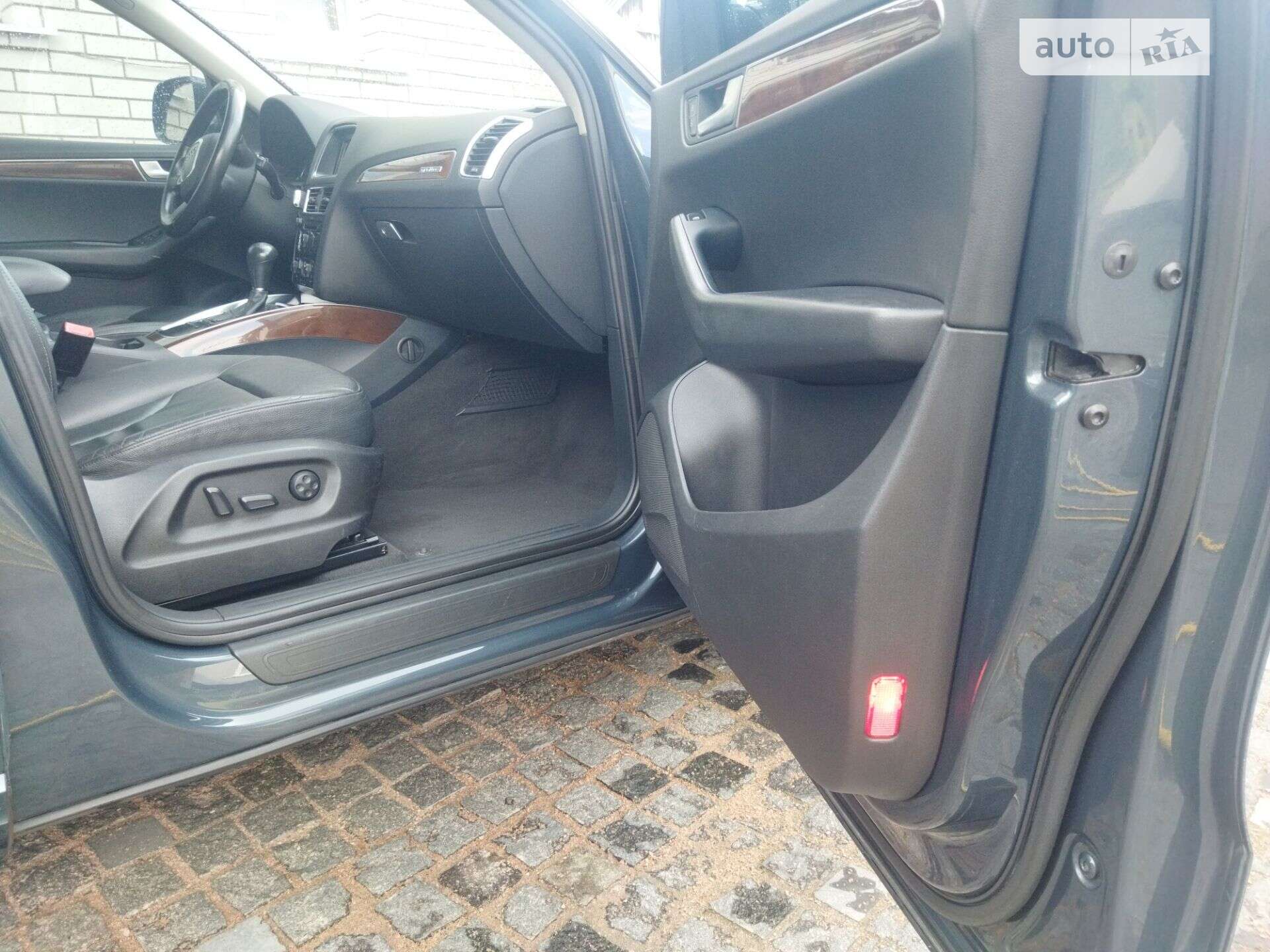 Audi Q5 2011 VIN WA1CFAFP2BA062468 фото оголошення 15 з 78