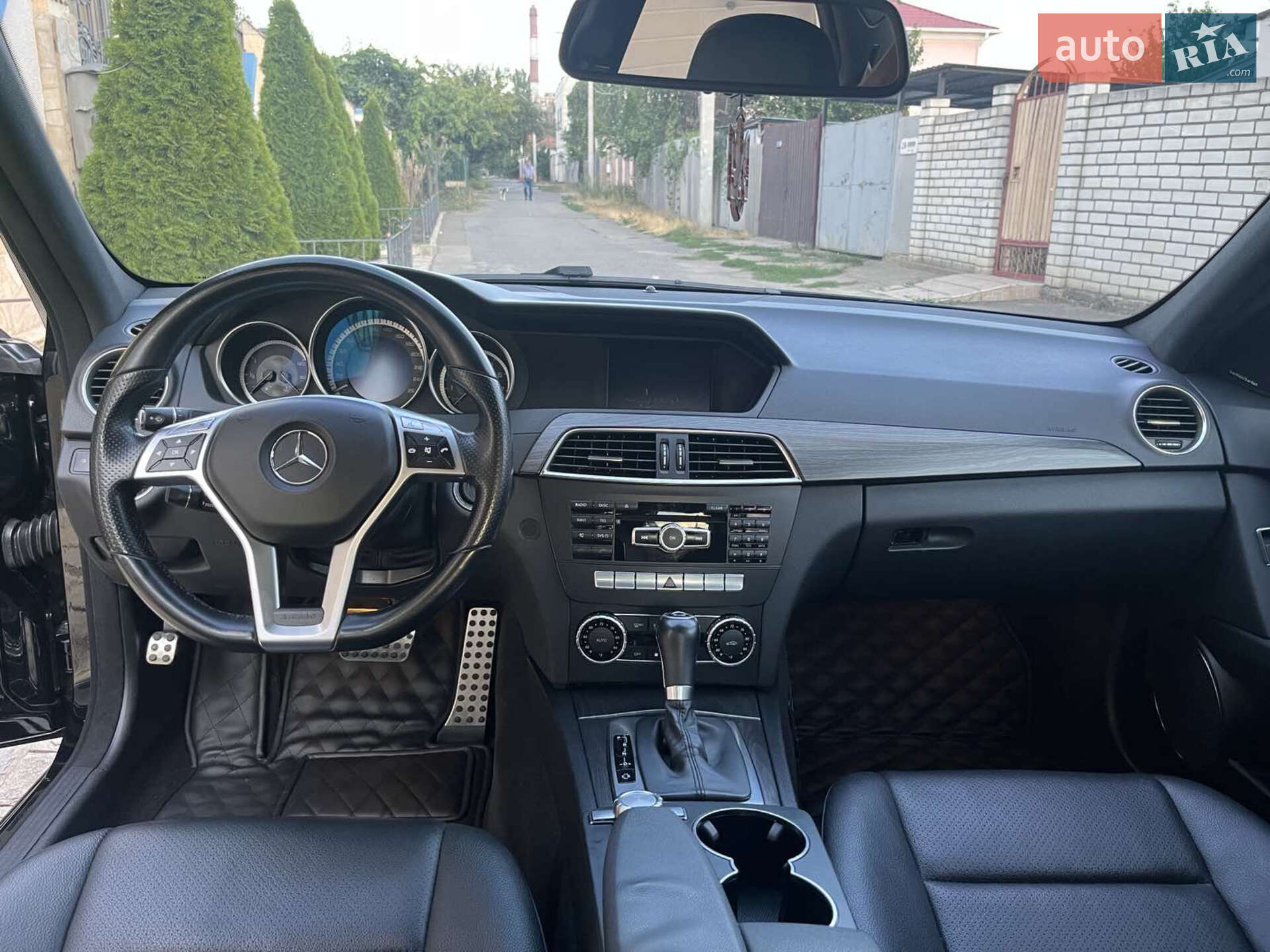 Mercedes-Benz C-Class 2014 VIN WDDGF4HB7EA939227 фото оголошення 8 з 17