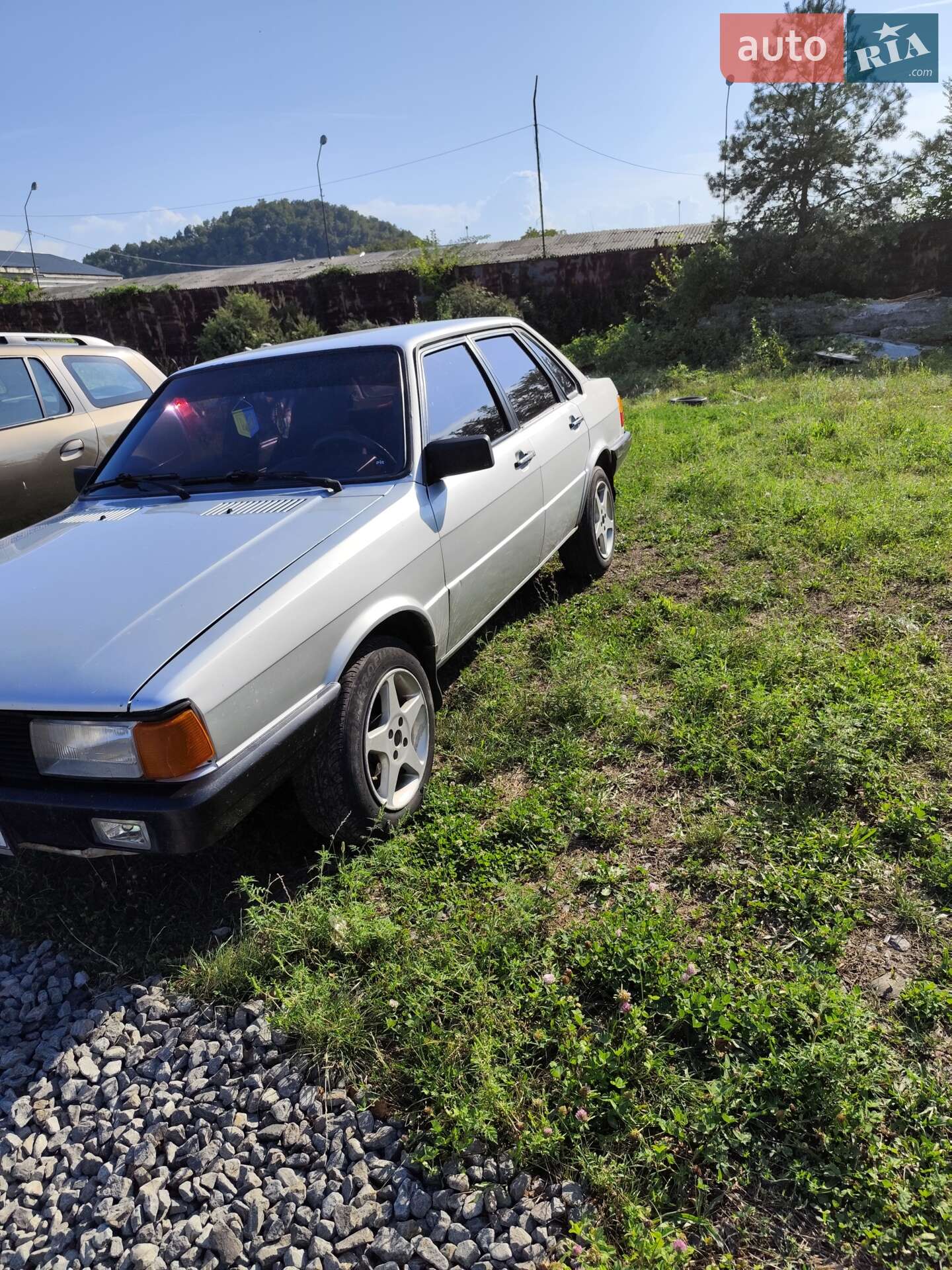 Audi 80 1986 VIN WAUZZZ81ZGA105093 фото оголошення 3 з 5