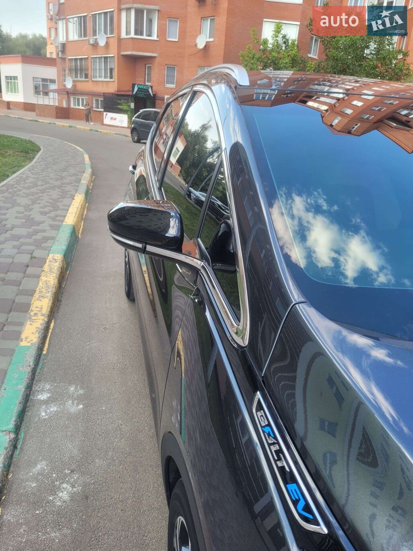 Chevrolet Bolt EV 2020 VIN 1G1FZ6S00L4115395 фото оголошення 2 з 37