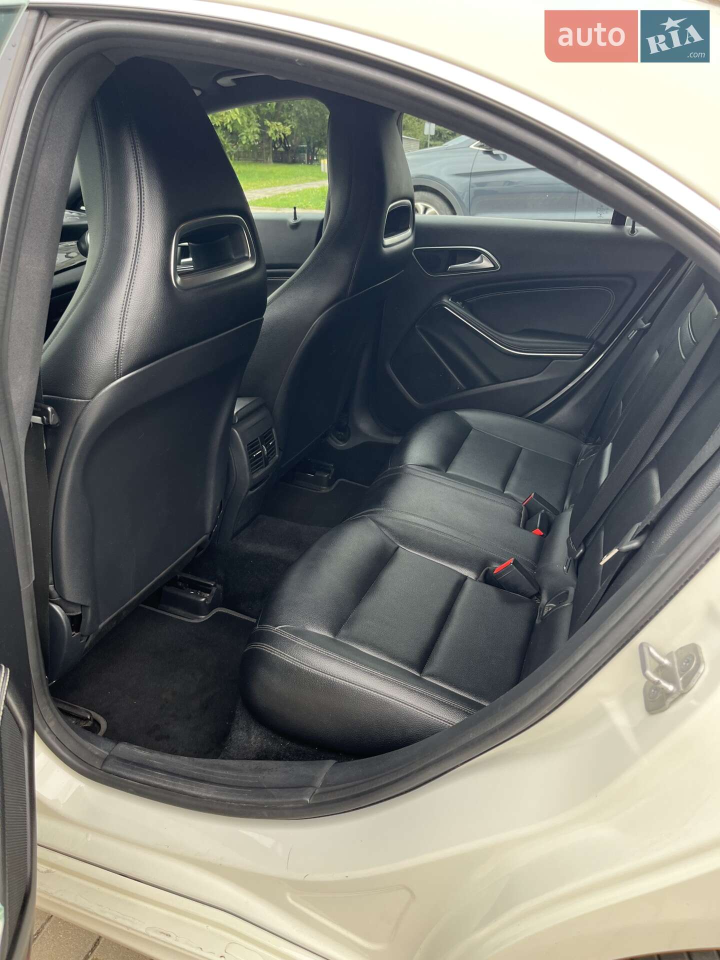 Mercedes-Benz CLA-Class 2015 VIN WDDSJ4EB0FN184302 фото оголошення 12 з 13