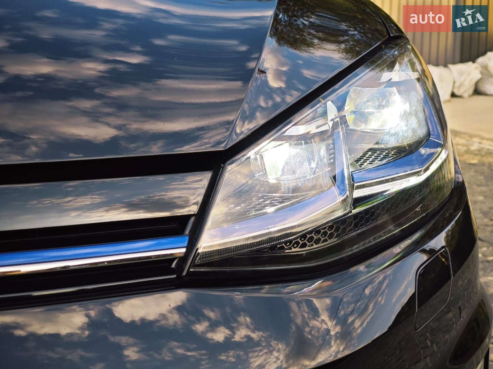 Volkswagen e-Golf 2019 VIN WVWZZZAUZK8910715 фото оголошення 7 з 14