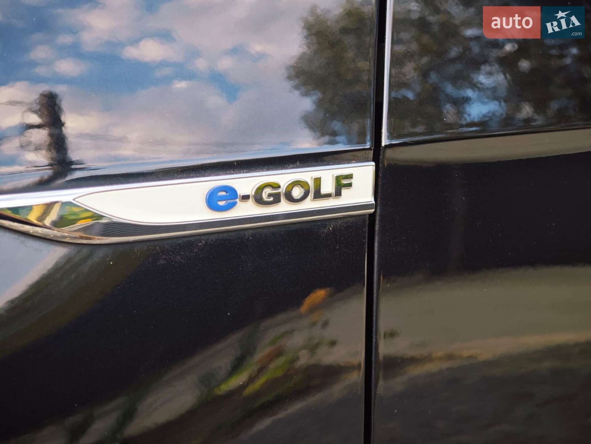 Volkswagen e-Golf 2019 VIN WVWZZZAUZK8910715 фото оголошення 12 з 14