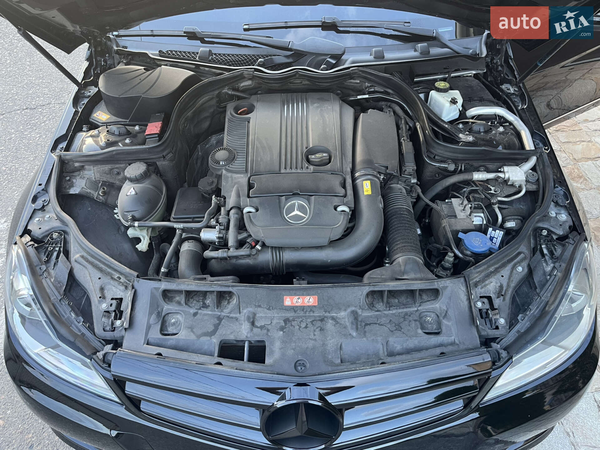 Mercedes-Benz C-Class 2014 VIN WDDGF4HB7EA939227 фото оголошення 17 з 17