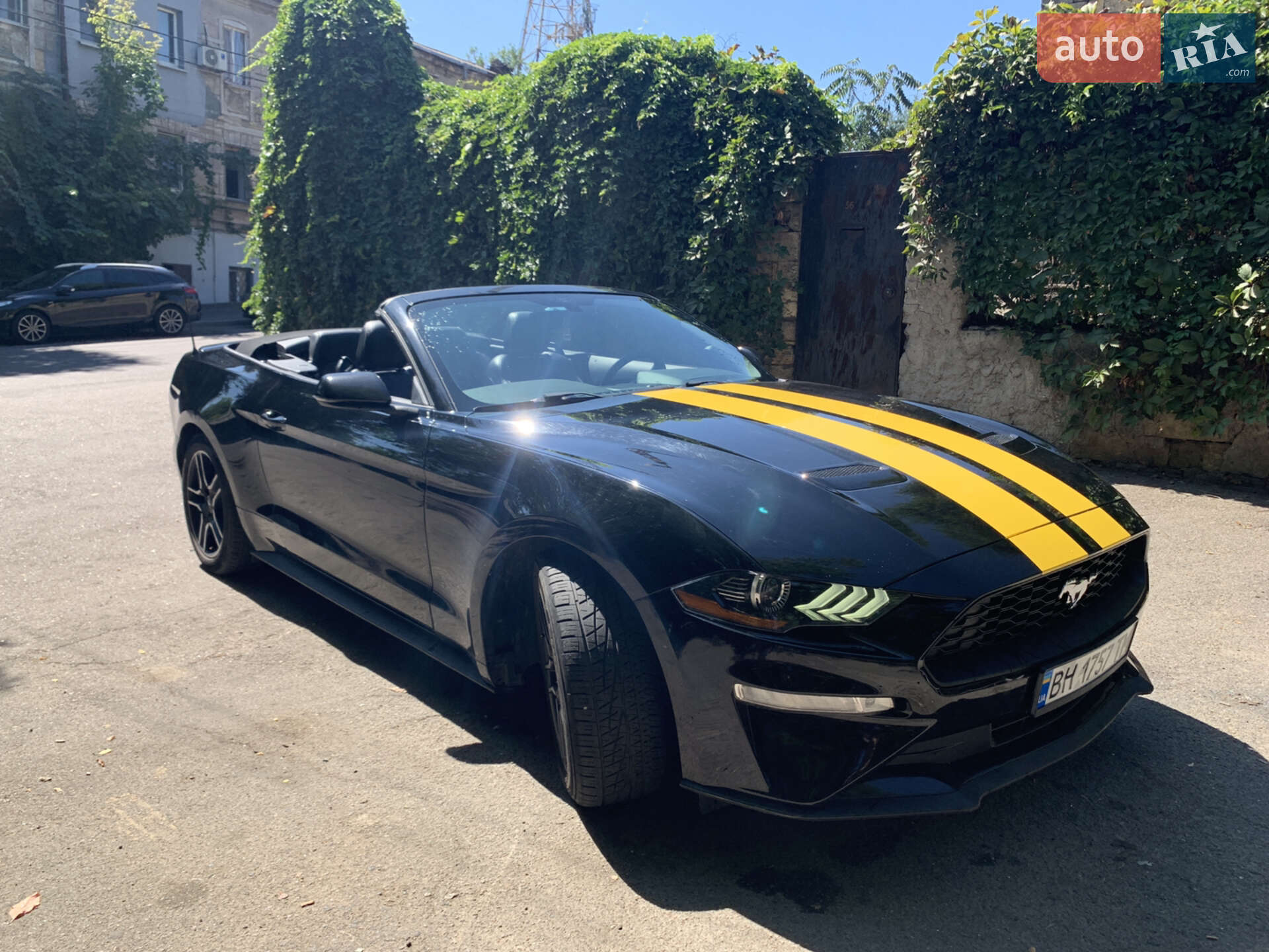Ford Mustang 2019 VIN 1FATP8UH2L5125960 фото оголошення 4 з 14