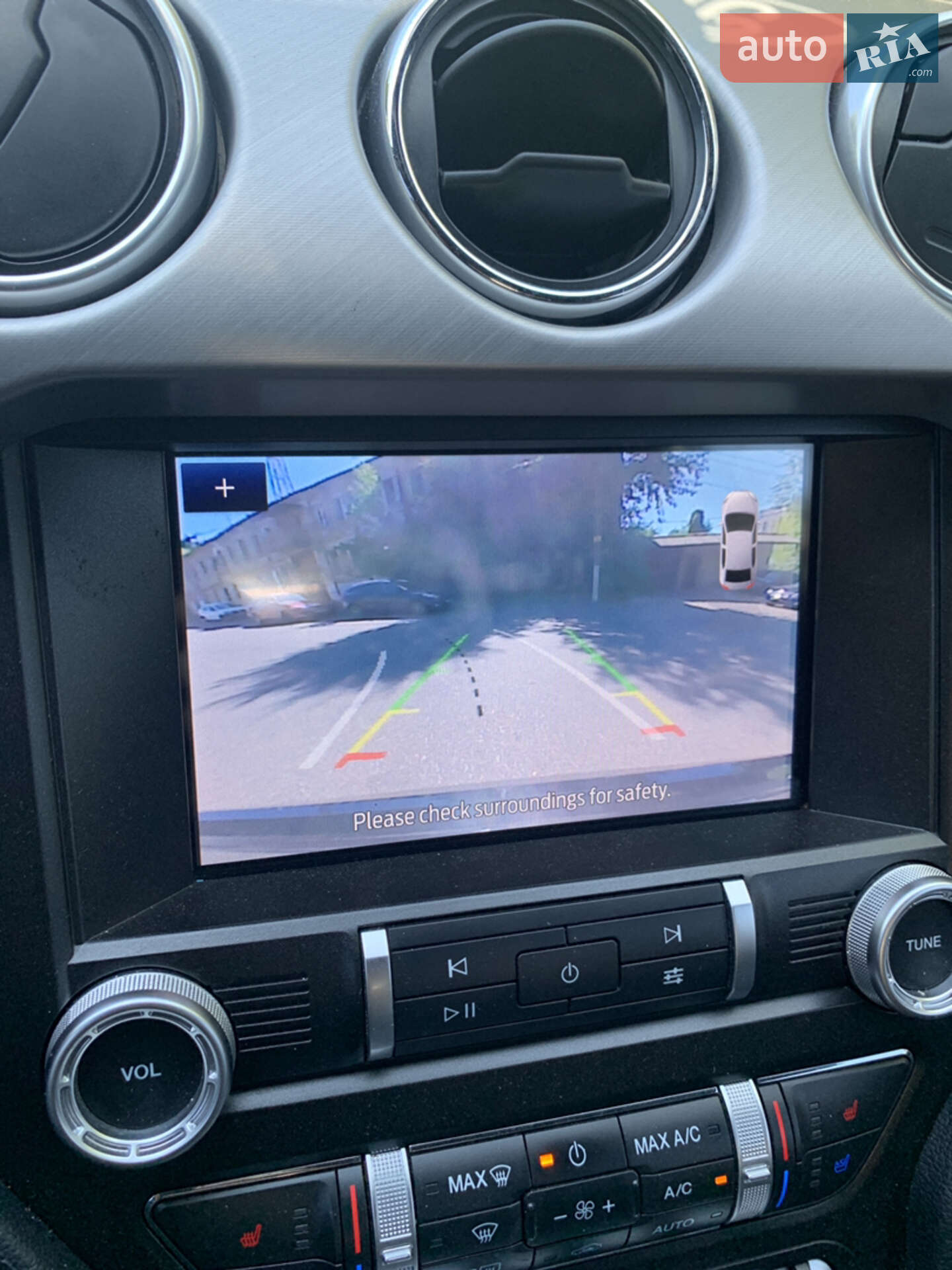 Ford Mustang 2019 VIN 1FATP8UH2L5125960 фото оголошення 10 з 14