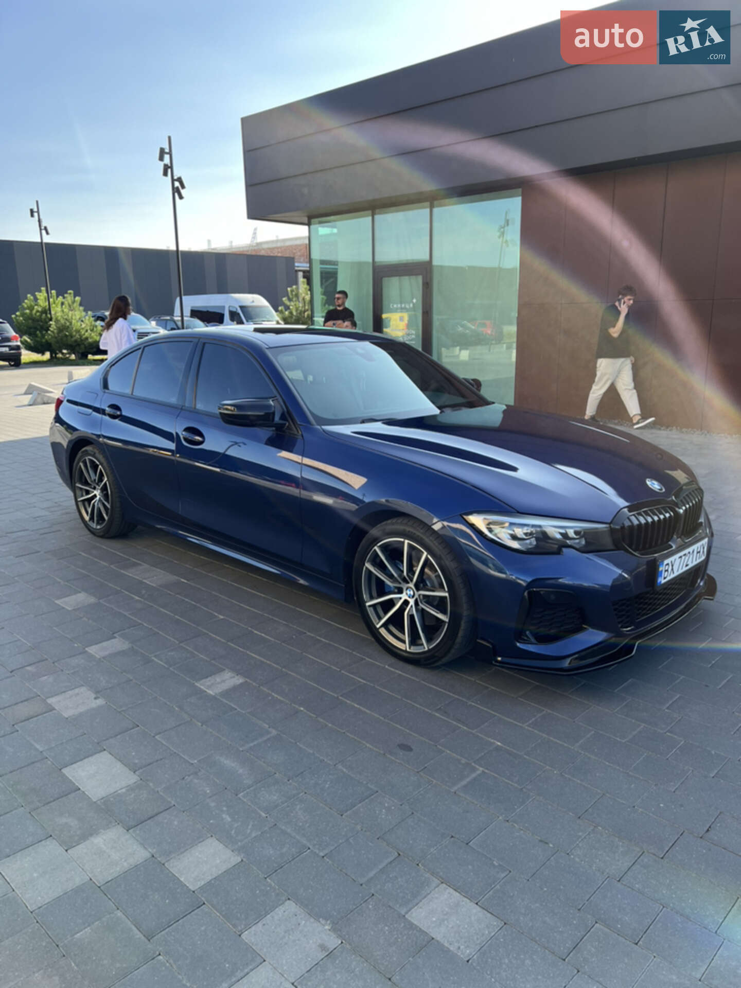 BMW 3 Series 2019 VIN WBA5R1C57KAK07424 фото оголошення 4 з 22