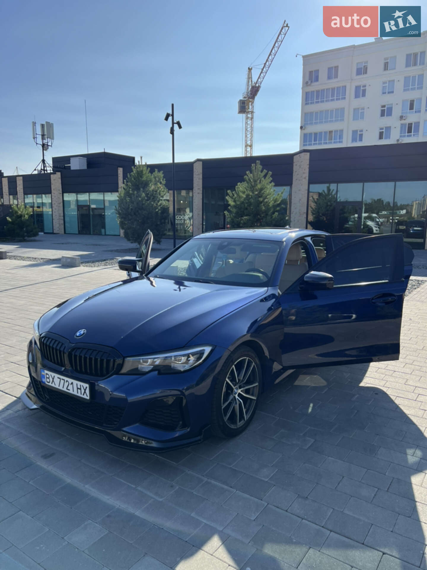 BMW 3 Series 2019 VIN WBA5R1C57KAK07424 фото оголошення 6 з 22