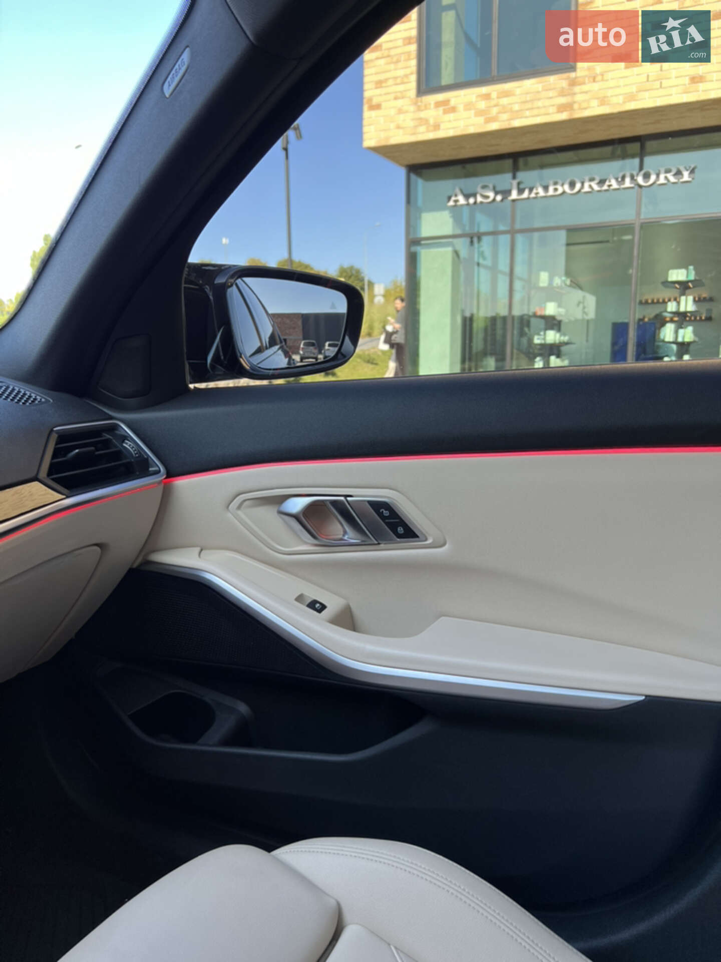 BMW 3 Series 2019 VIN WBA5R1C57KAK07424 фото оголошення 20 з 22