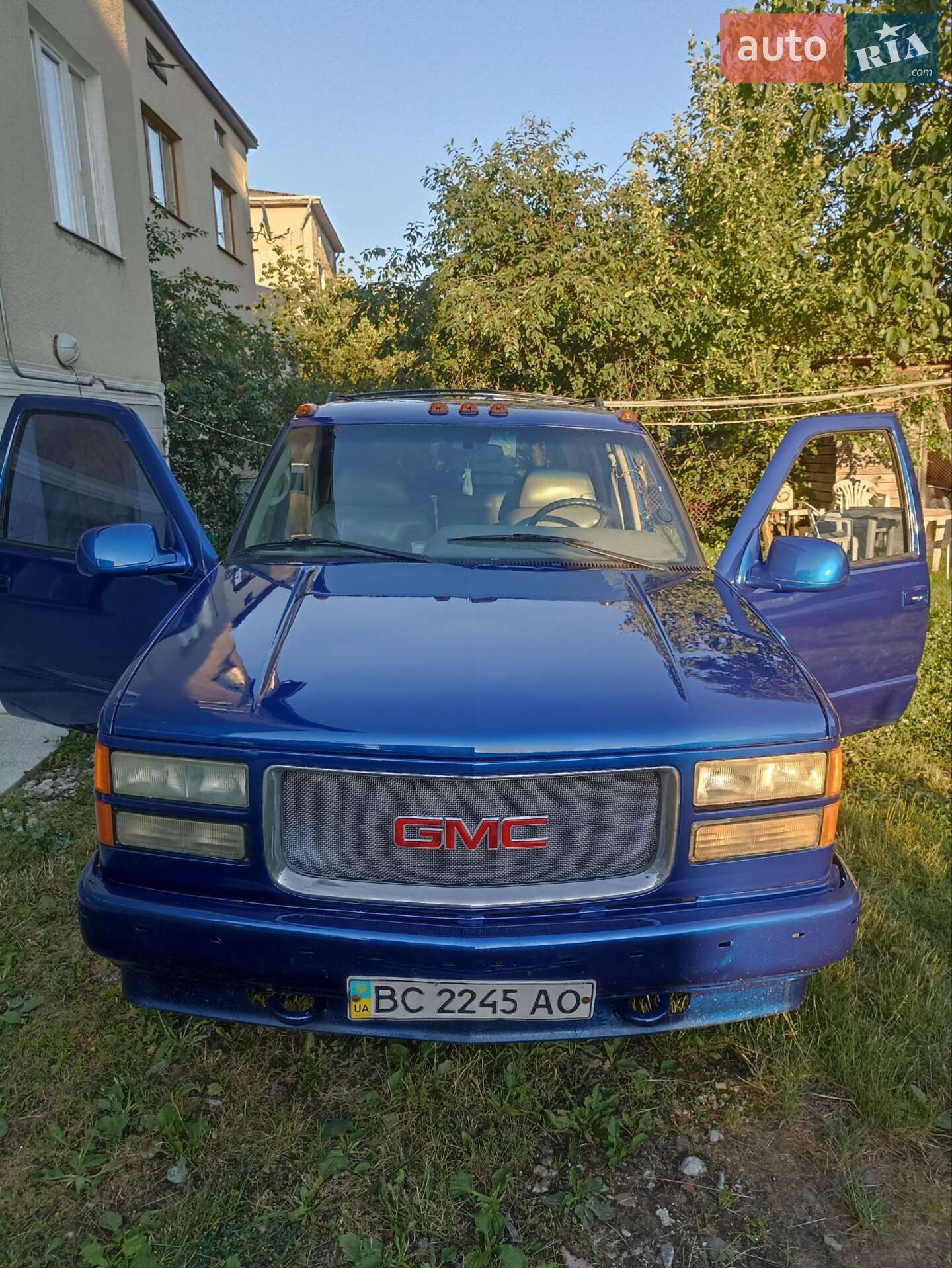 GMC Yukon 1996 VIN 1GKEK13R4TJ753162 фото оголошення 3 з 5