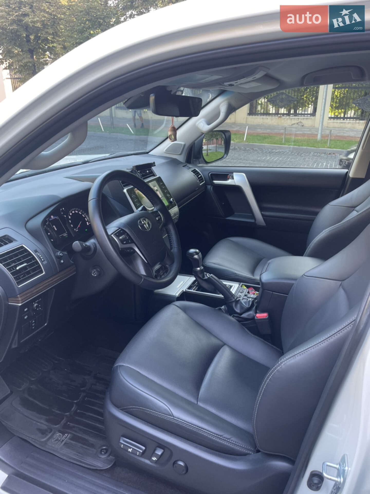 Toyota Land Cruiser Prado 2020 VIN JTEBU3FJ90K195577 фото оголошення 13 з 13