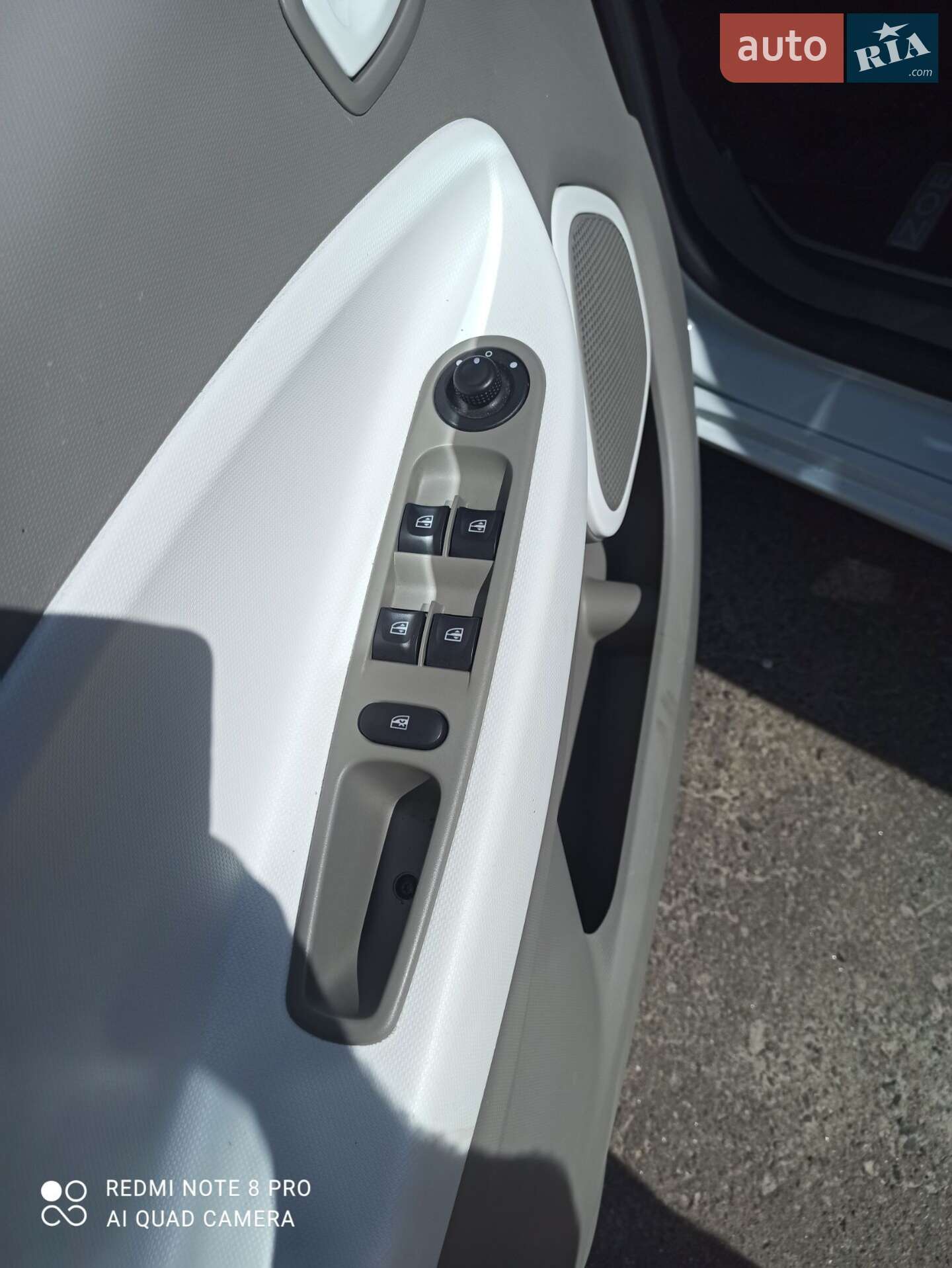 Renault Zoe 2014 VIN VF1AGVYA052143776 фото оголошення 8 з 10