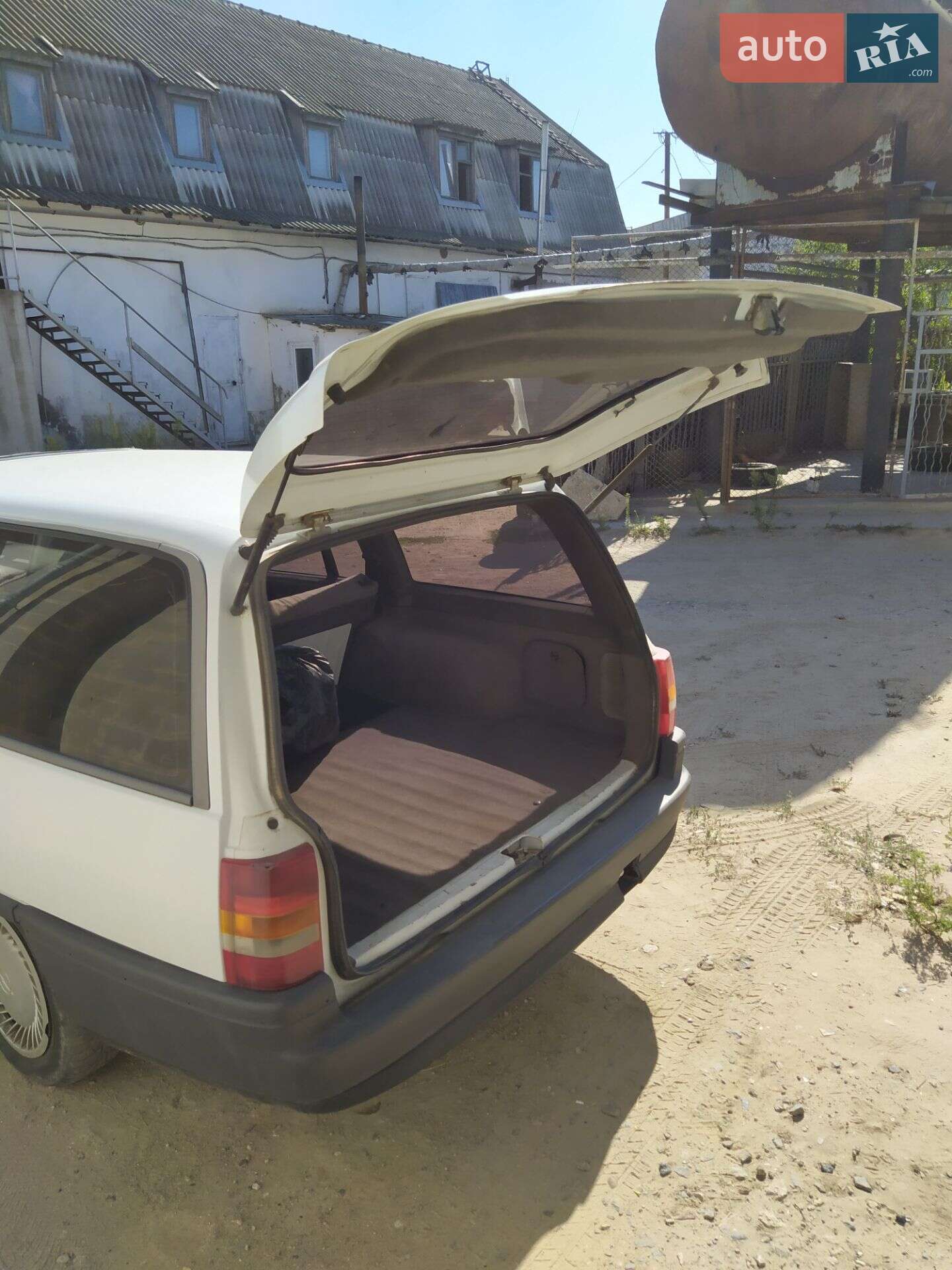Opel Omega 1989 VIN W0L000066K1171822 фото оголошення 11 з 13