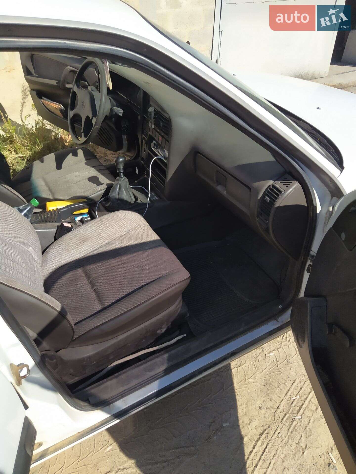 Opel Omega 1989 VIN W0L000066K1171822 фото оголошення 13 з 13