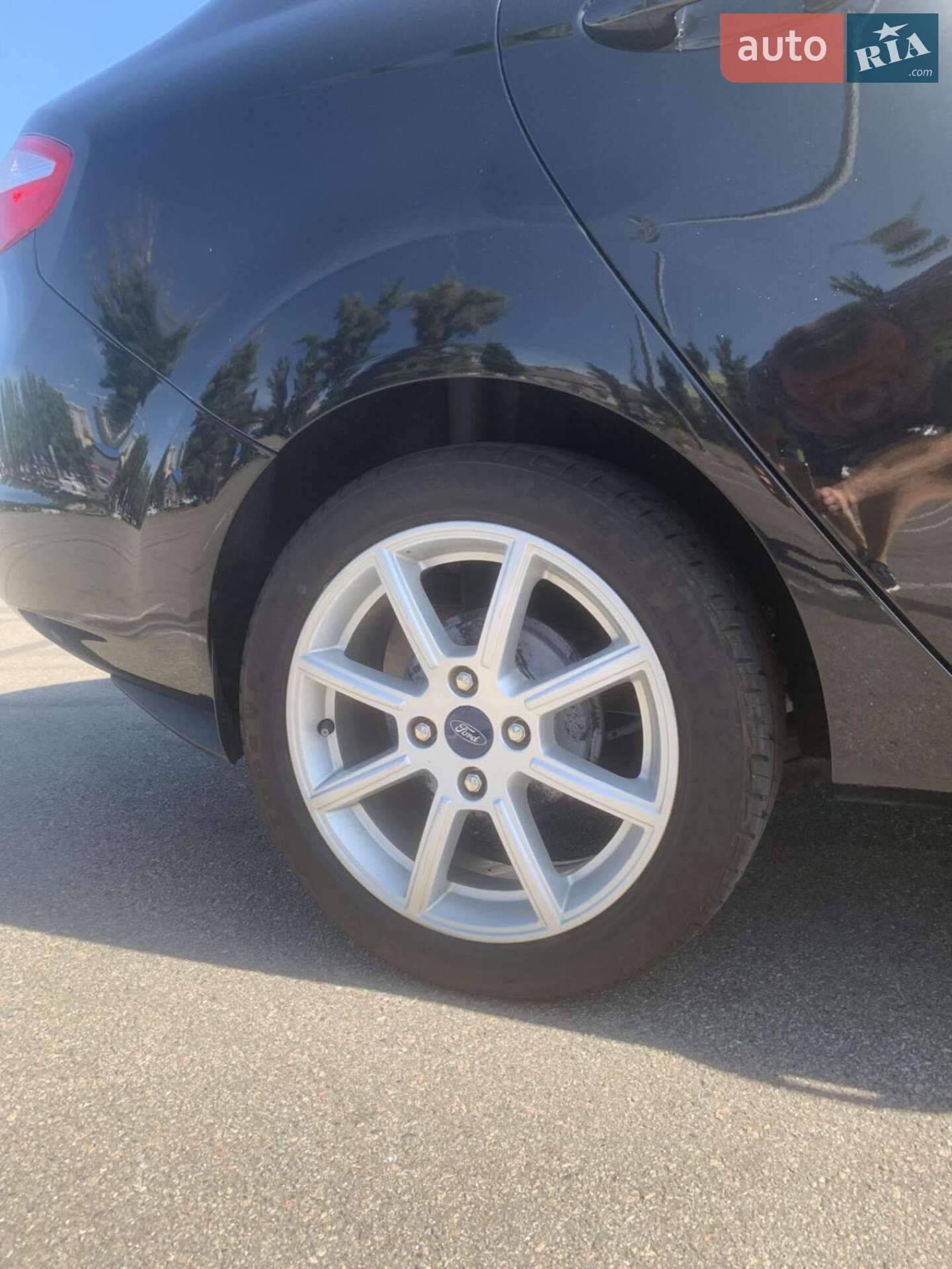 Ford Fiesta 2018 VIN 3FADP4BJXKM120260 фото оголошення 3 з 13
