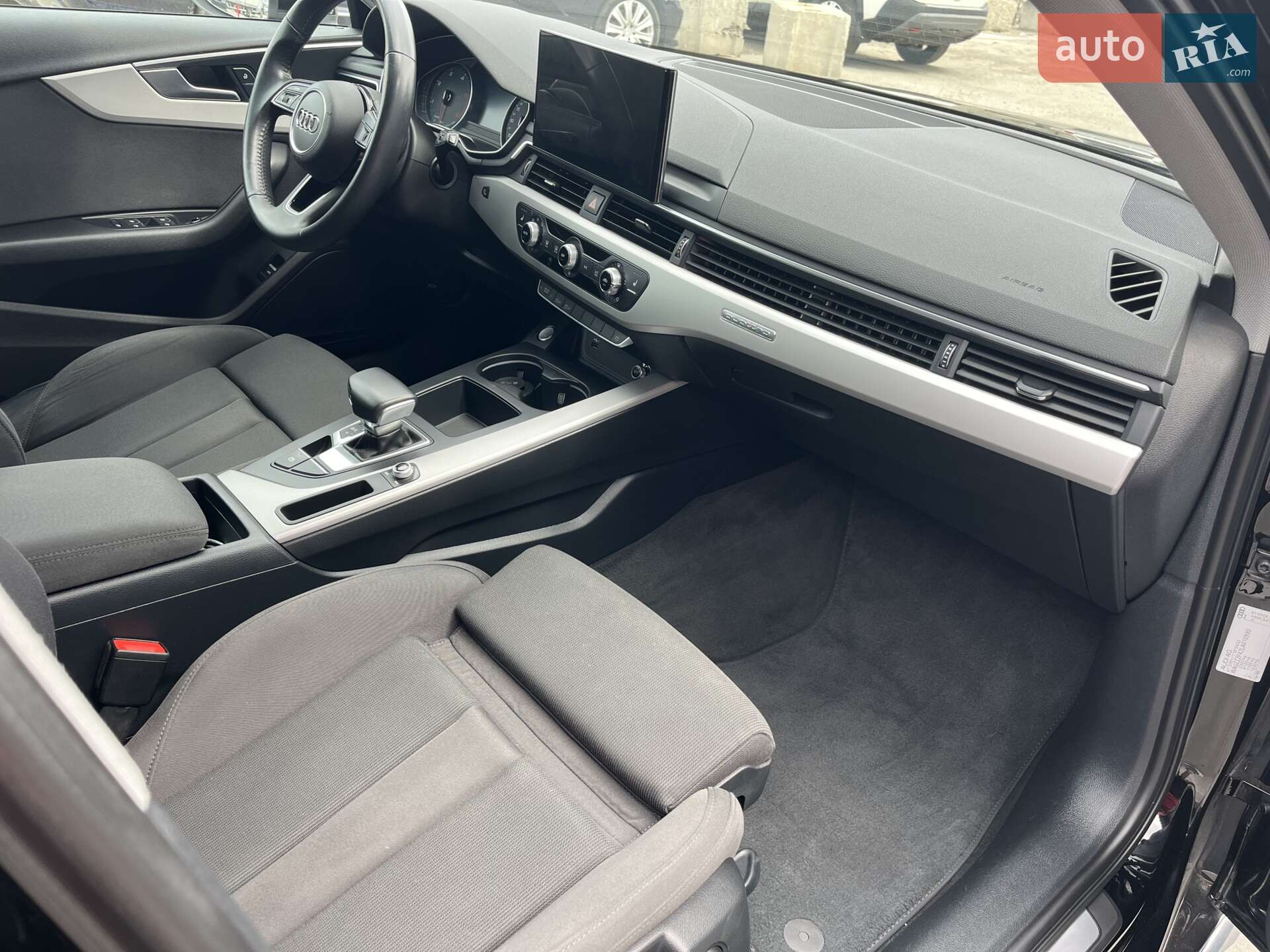 Audi A4 2019 VIN WAUZZZF42LA010990 фото оголошення 50 з 70