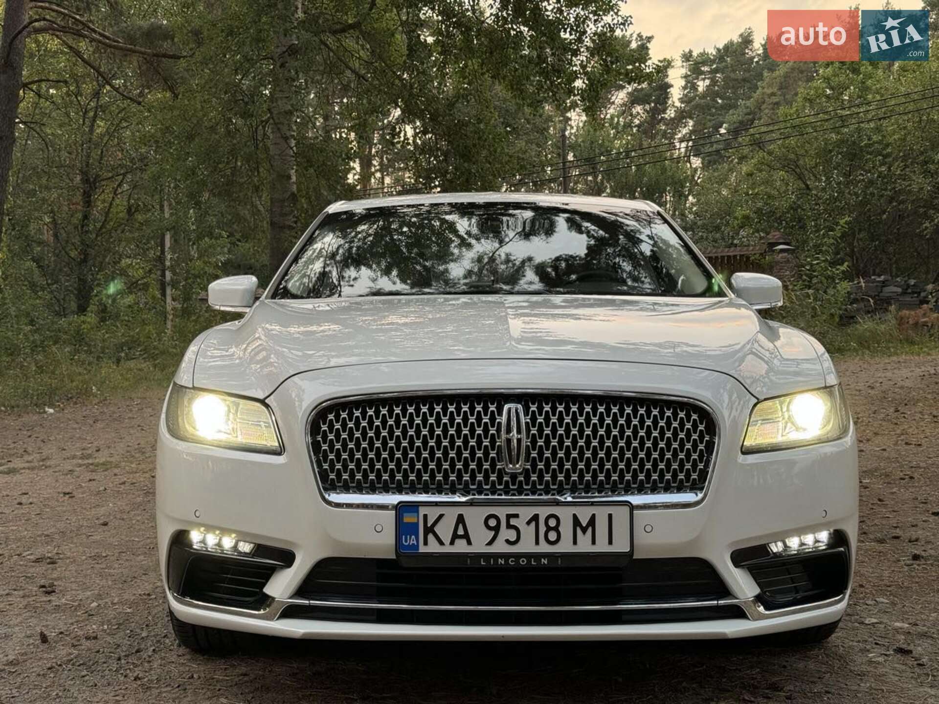 Lincoln Continental 2019 VIN 1LN6L9PK2L5602141 фото оголошення 2 з 36