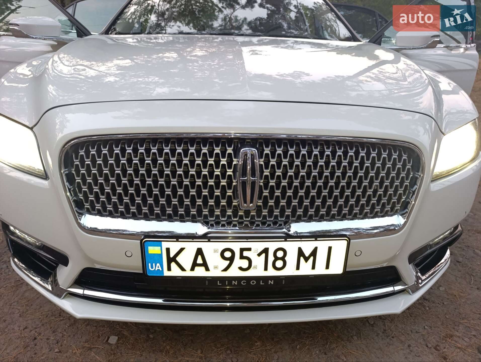 Lincoln Continental 2019 VIN 1LN6L9PK2L5602141 фото оголошення 10 з 36