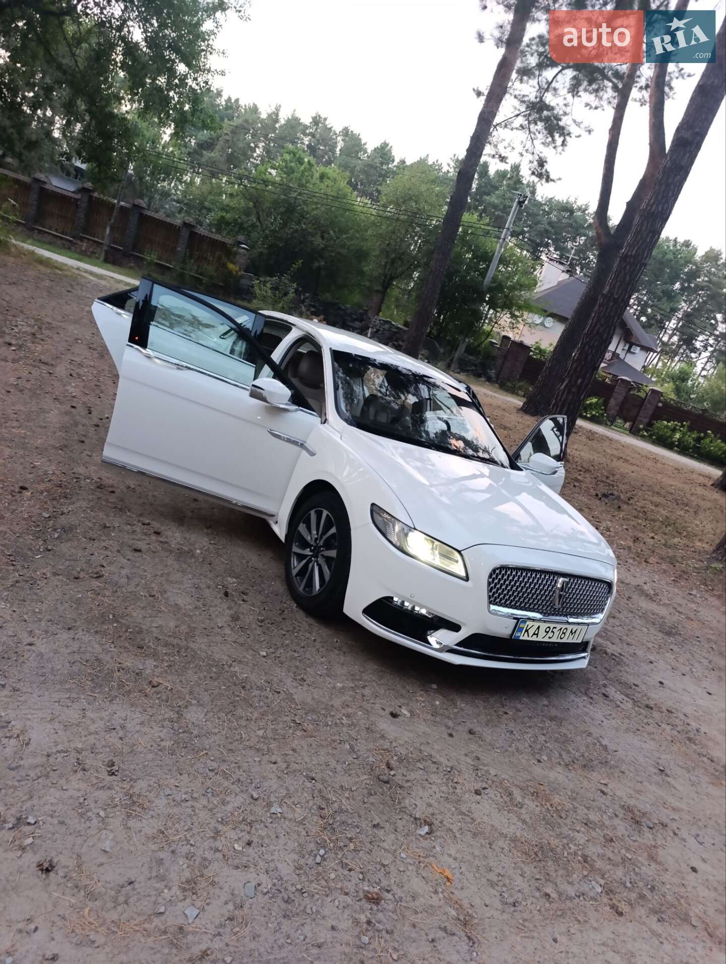 Lincoln Continental 2019 VIN 1LN6L9PK2L5602141 фото оголошення 12 з 36