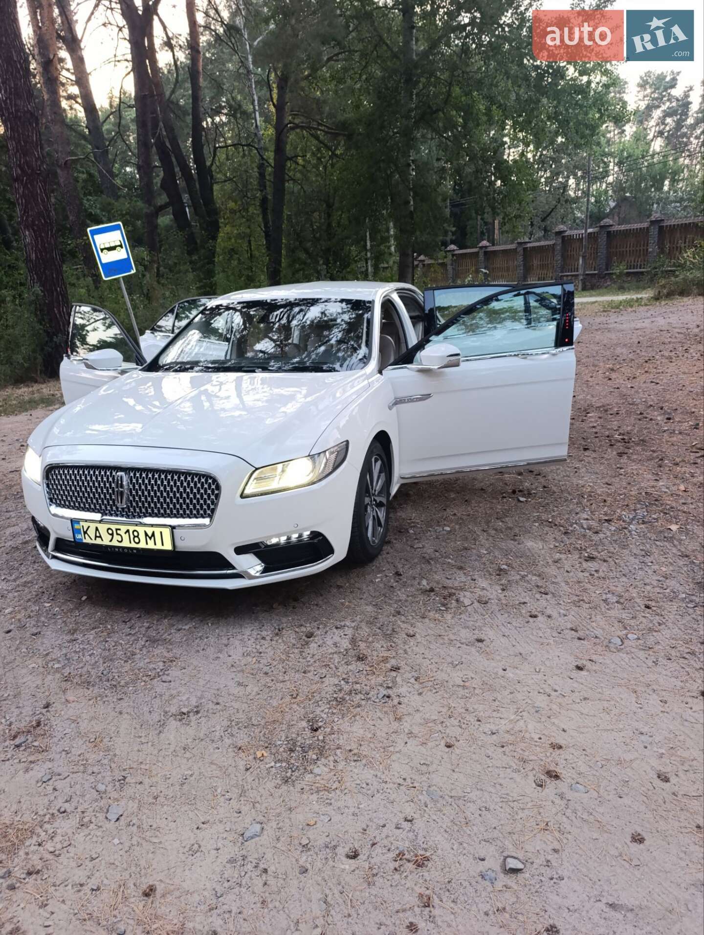 Lincoln Continental 2019 VIN 1LN6L9PK2L5602141 фото оголошення 13 з 36