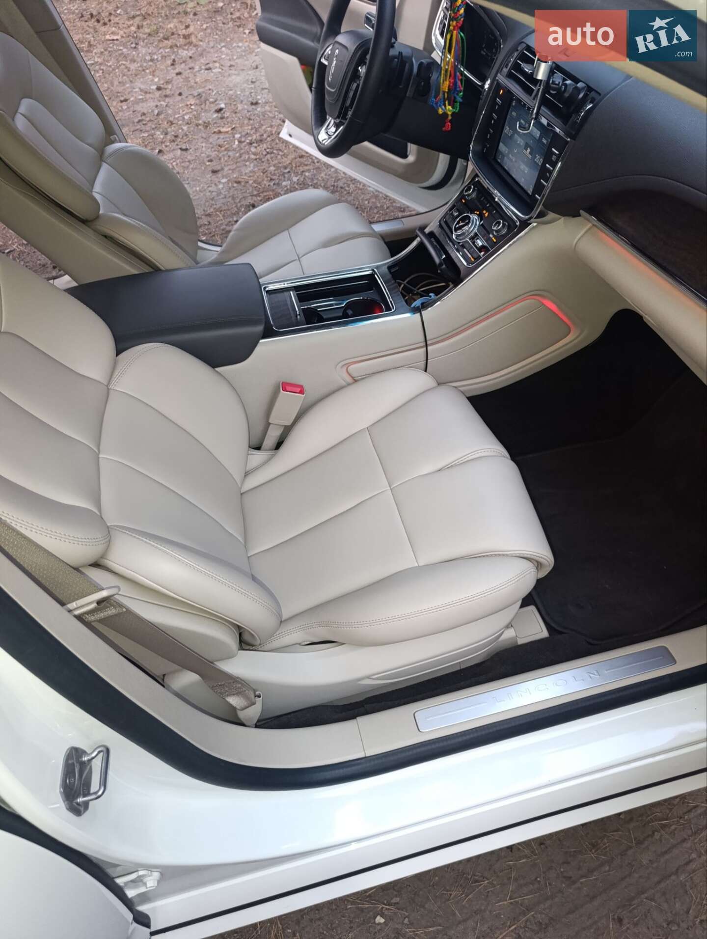 Lincoln Continental 2019 VIN 1LN6L9PK2L5602141 фото оголошення 18 з 36