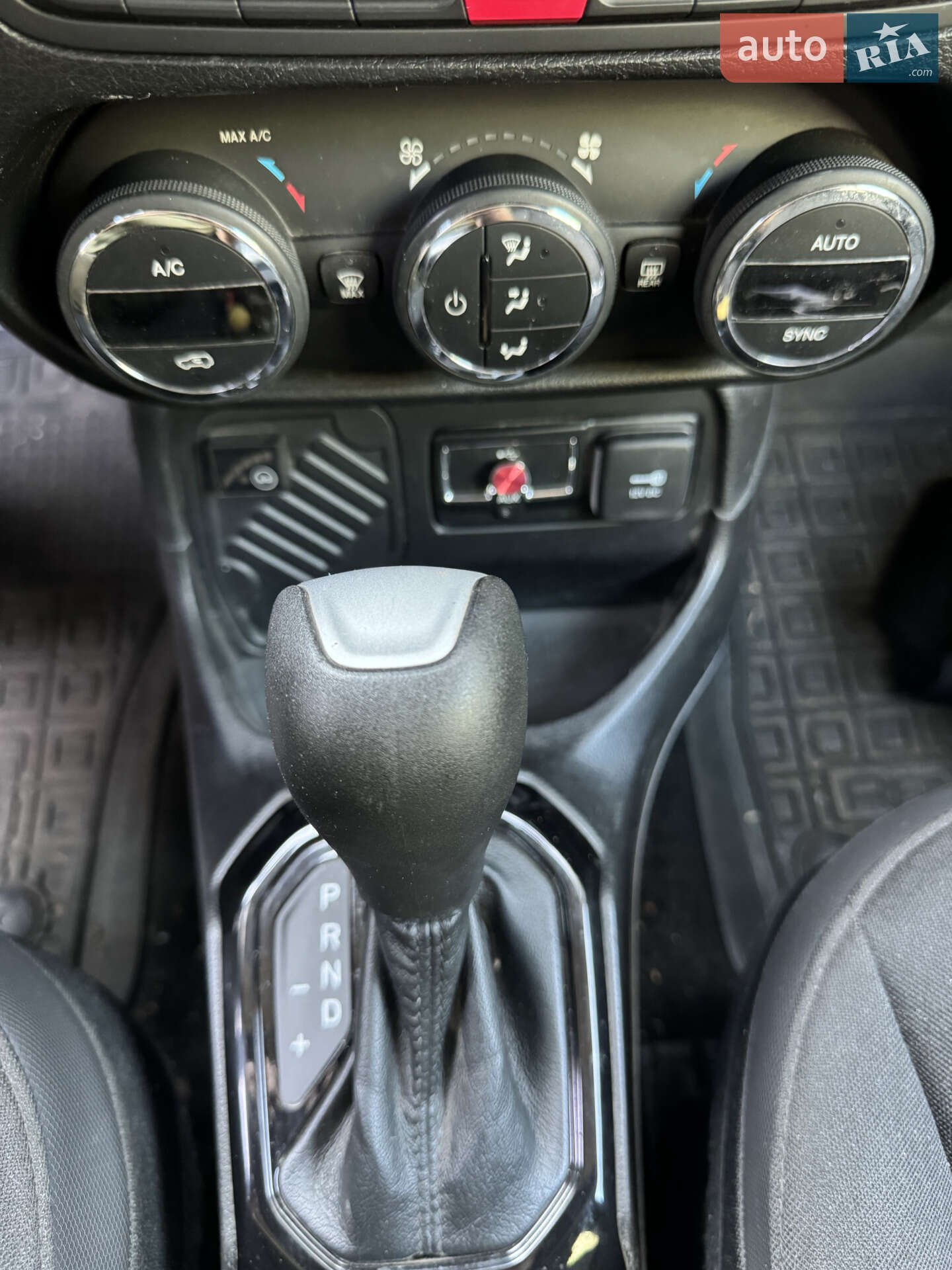 Jeep Renegade 2017 VIN ZACCJABB5HPG67098 фото оголошення 7 з 8