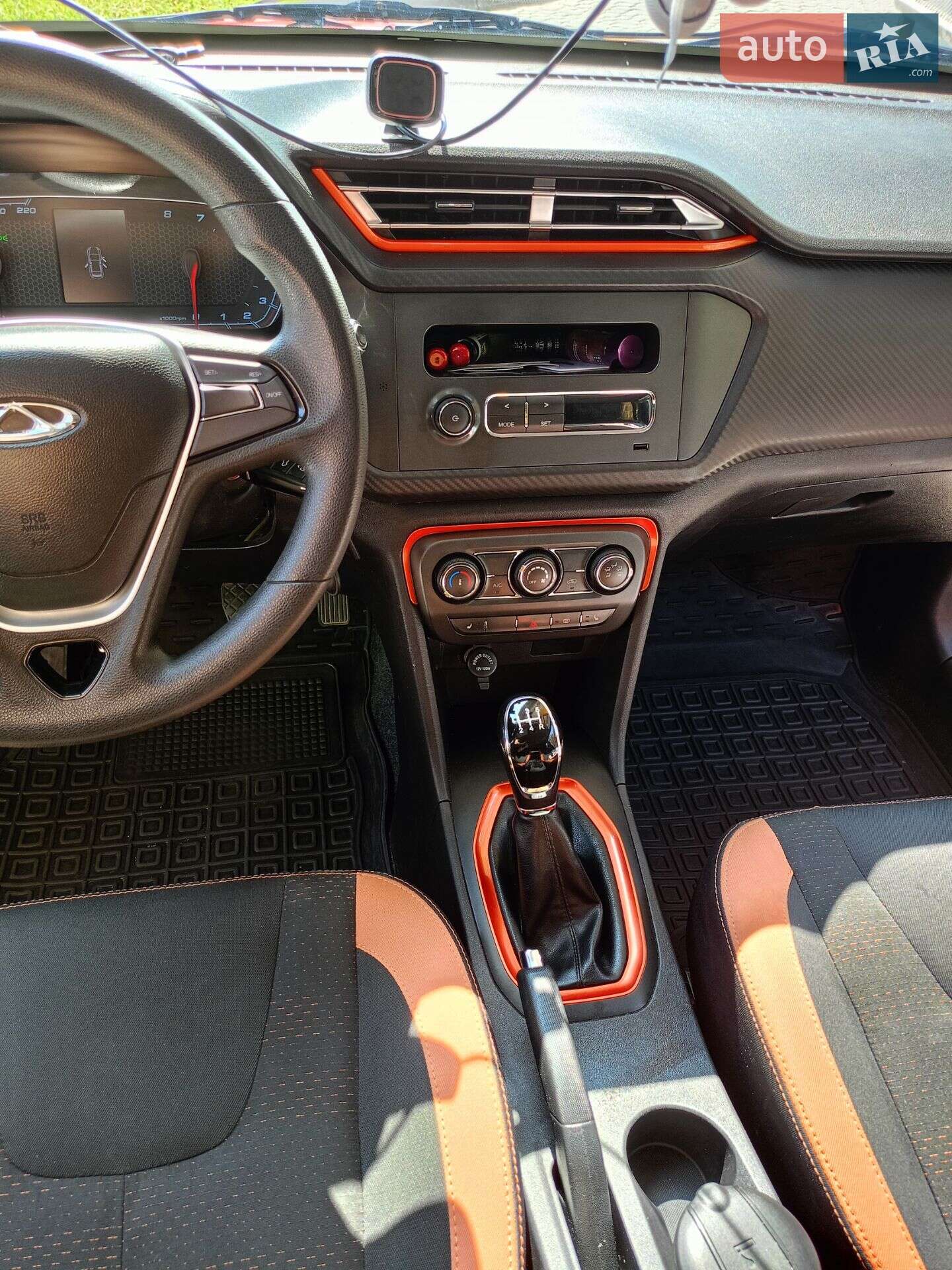 Chery Tiggo 2 2018 VIN LVVDB11B0JE033687 фото оголошення 8 з 13
