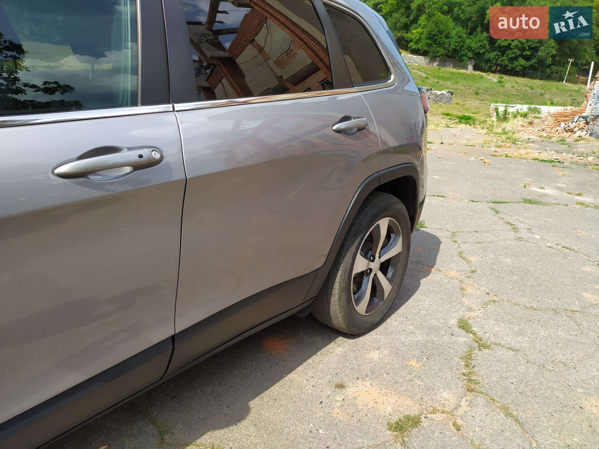 Jeep Cherokee 2019 VIN 1C4PJMDX9LD580260 фото оголошення 6 з 49