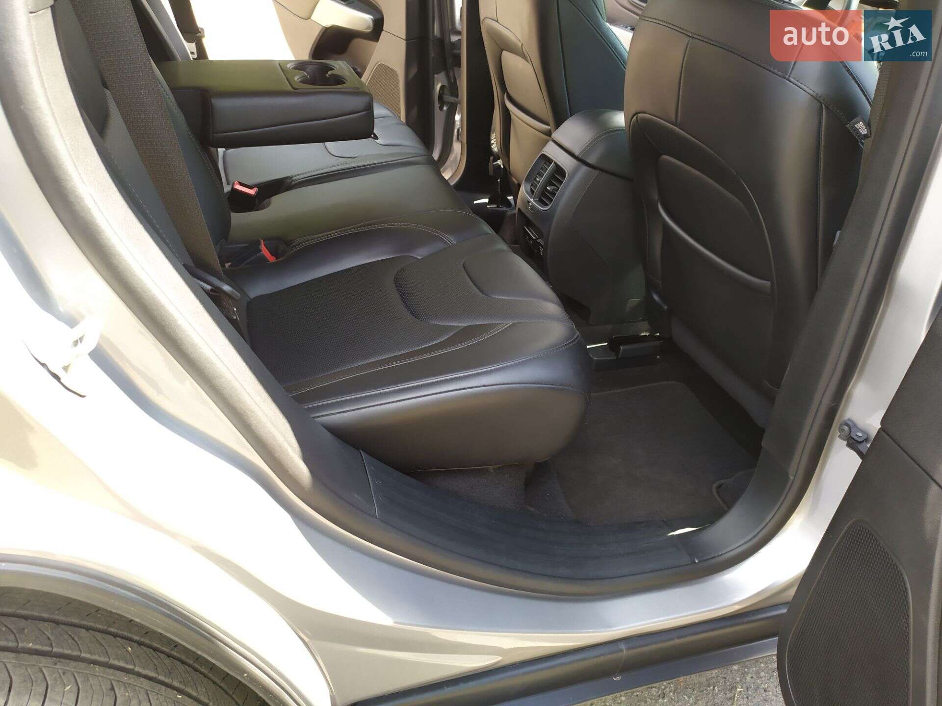 Jeep Cherokee 2019 VIN 1C4PJMDX9LD580260 фото оголошення 21 з 49