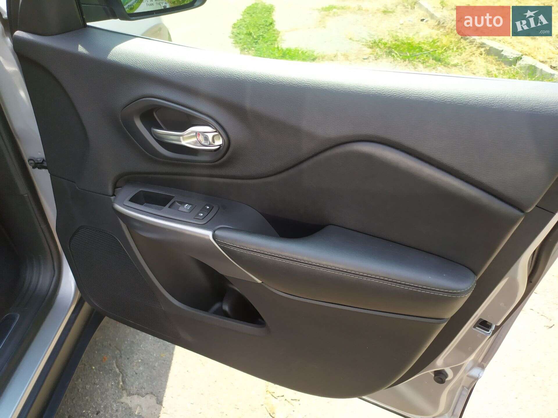 Jeep Cherokee 2019 VIN 1C4PJMDX9LD580260 фото оголошення 22 з 49