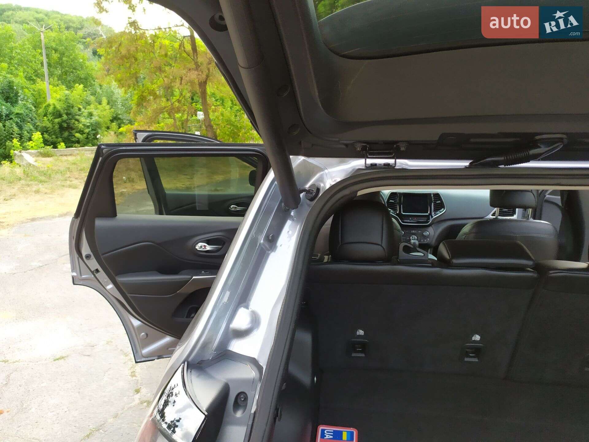 Jeep Cherokee 2019 VIN 1C4PJMDX9LD580260 фото оголошення 26 з 49