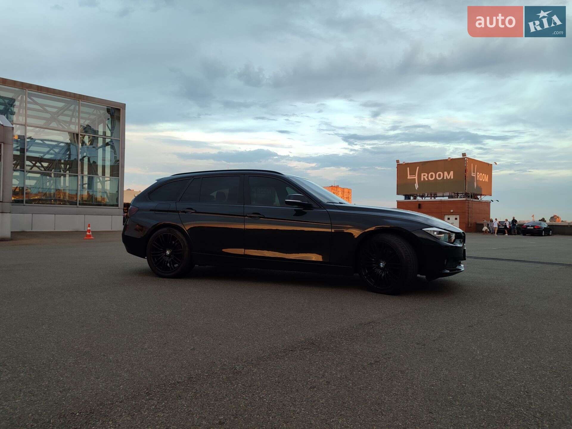 BMW 3 Series 2013 VIN WBA3K11010F824885 фото оголошення 2 з 57