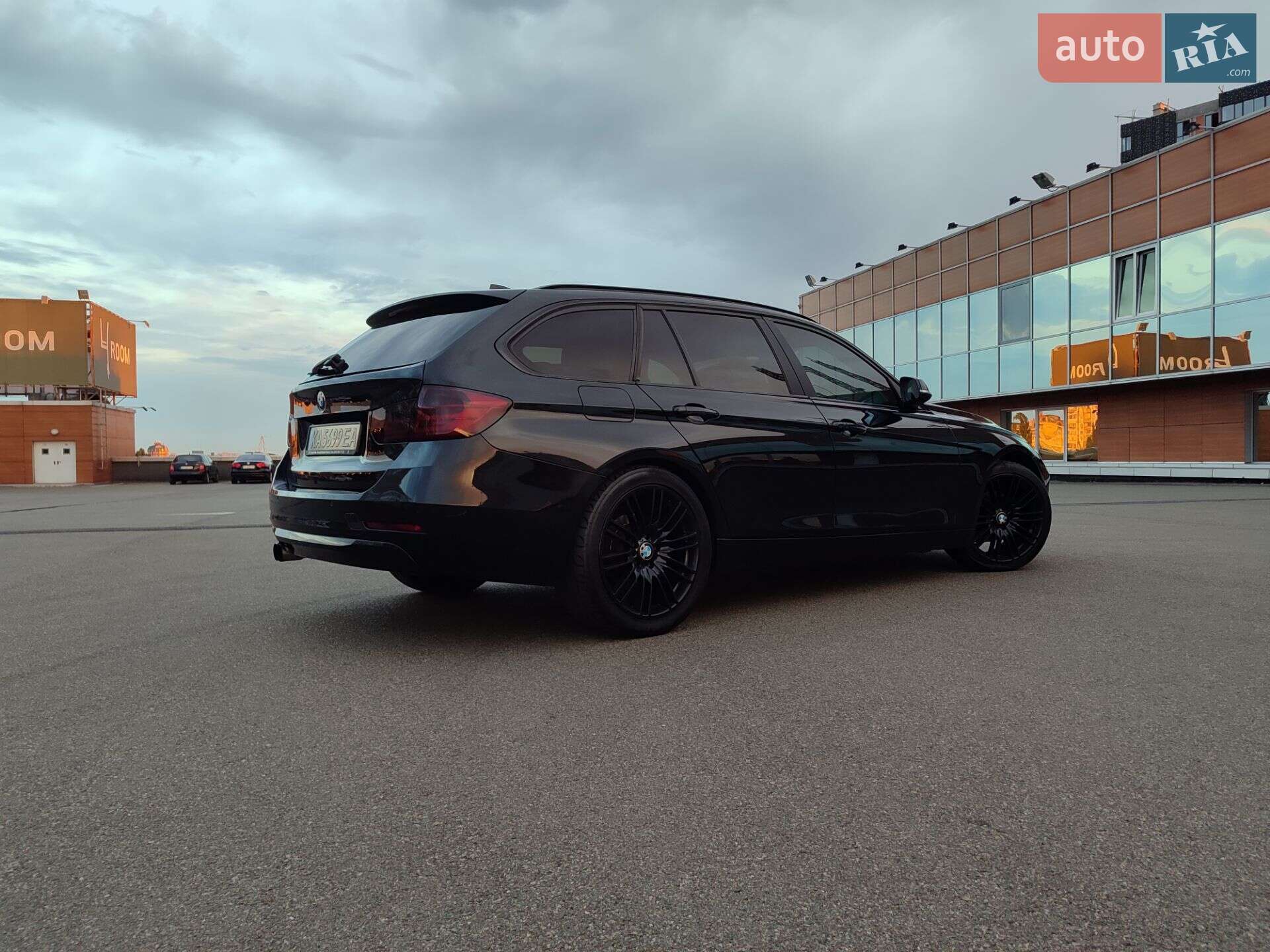 BMW 3 Series 2013 VIN WBA3K11010F824885 фото оголошення 13 з 57