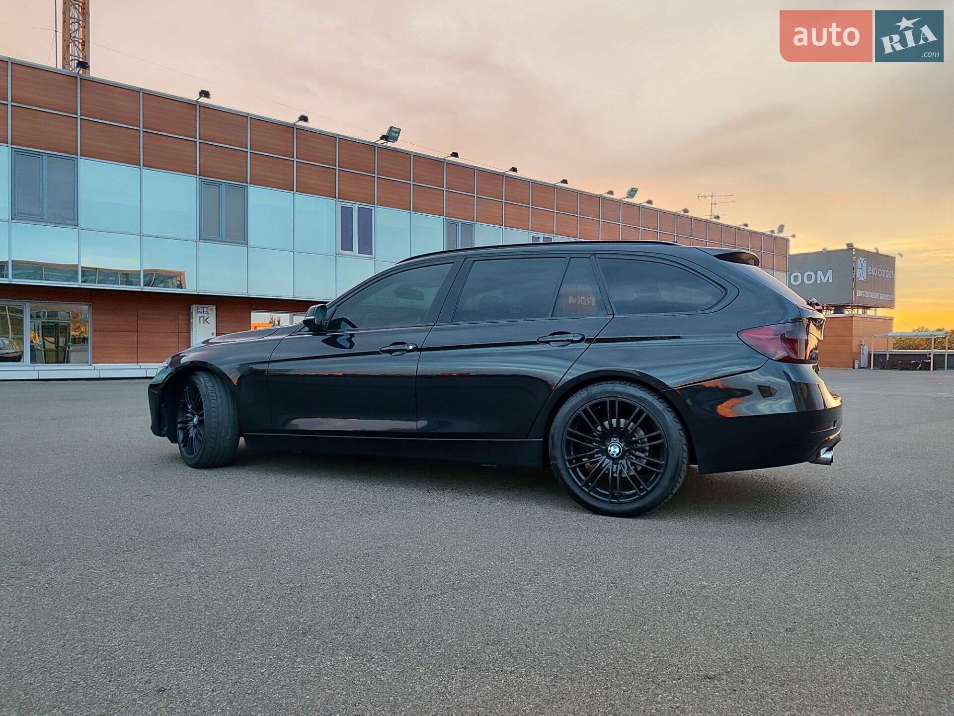 BMW 3 Series 2013 VIN WBA3K11010F824885 фото оголошення 24 з 57