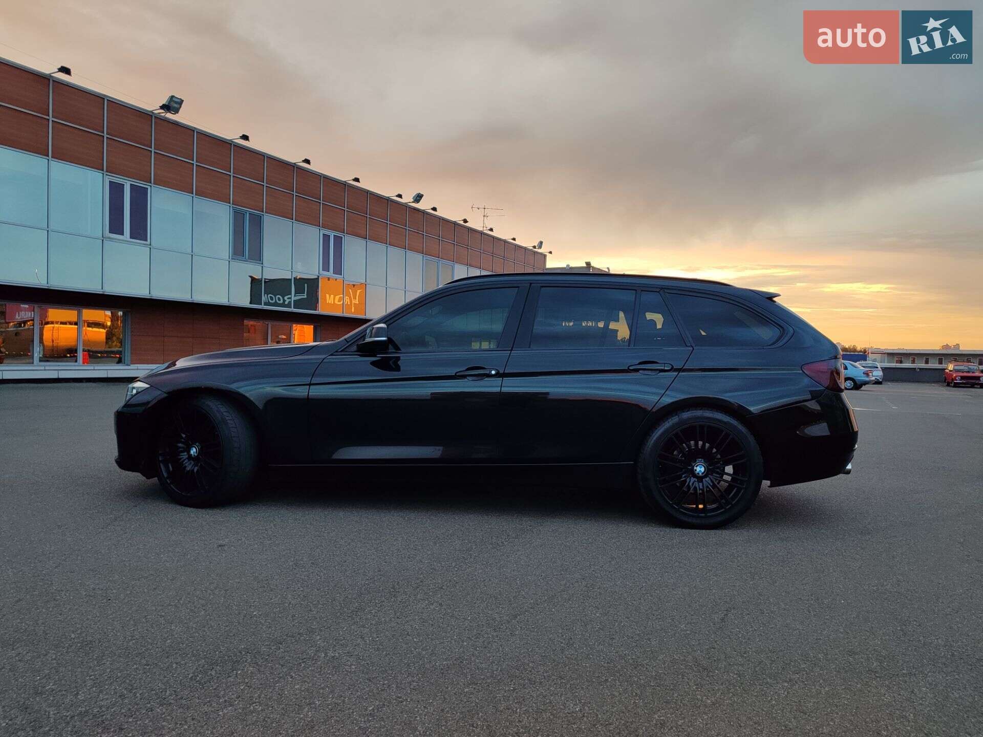 BMW 3 Series 2013 VIN WBA3K11010F824885 фото оголошення 26 з 57