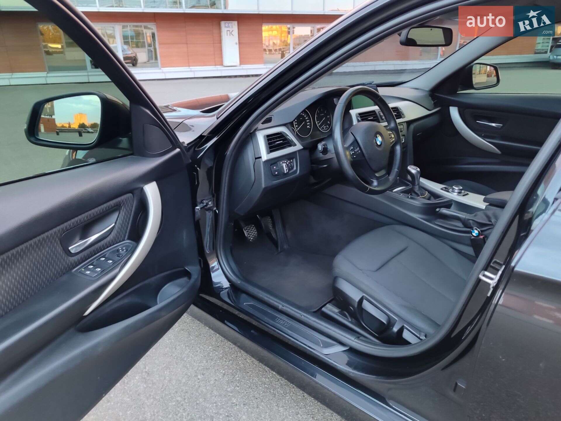 BMW 3 Series 2013 VIN WBA3K11010F824885 фото оголошення 29 з 57