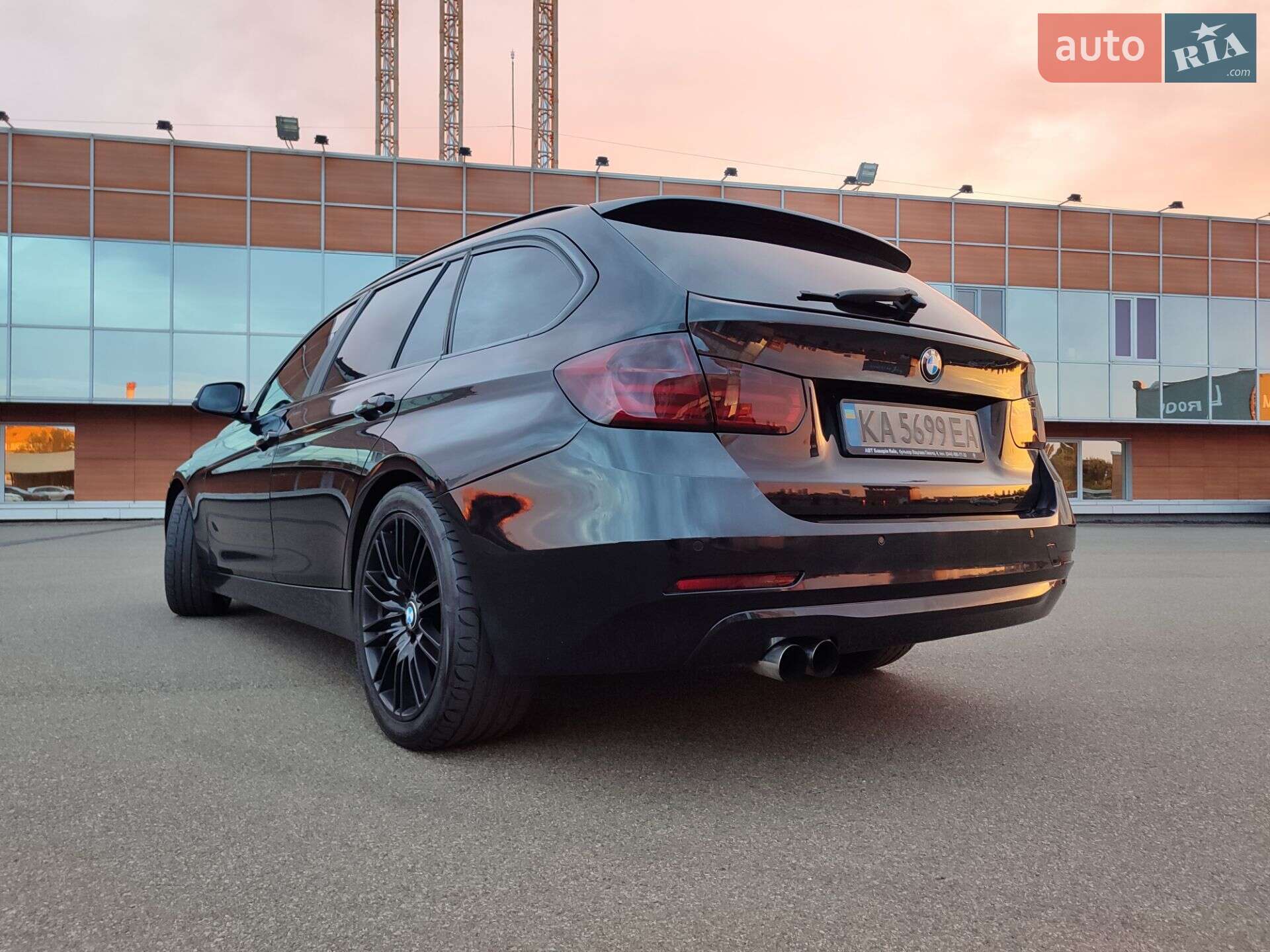 BMW 3 Series 2013 VIN WBA3K11010F824885 фото оголошення 32 з 57
