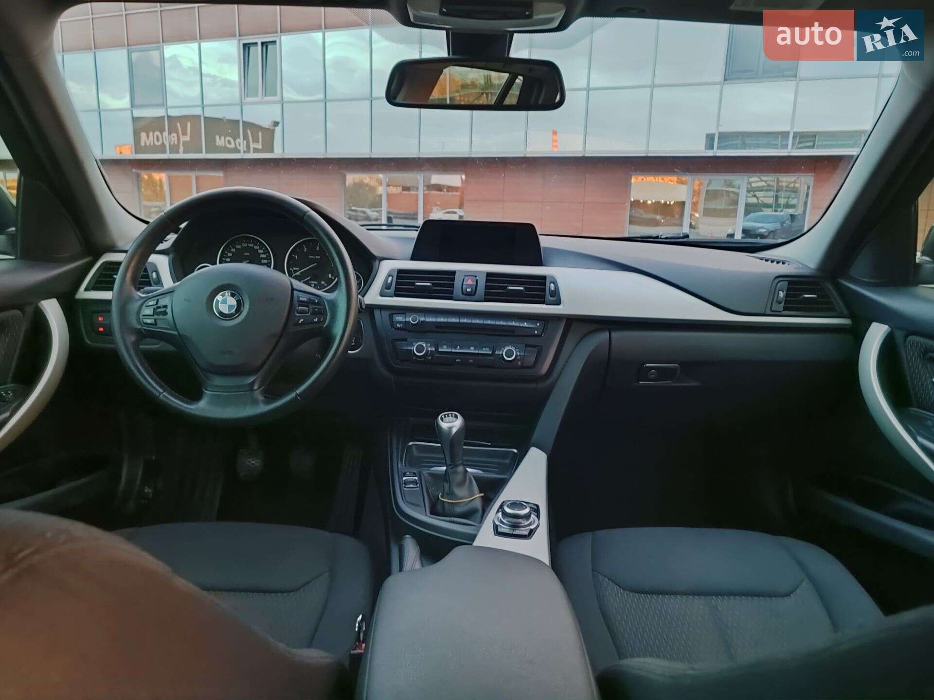 BMW 3 Series 2013 VIN WBA3K11010F824885 фото оголошення 33 з 57