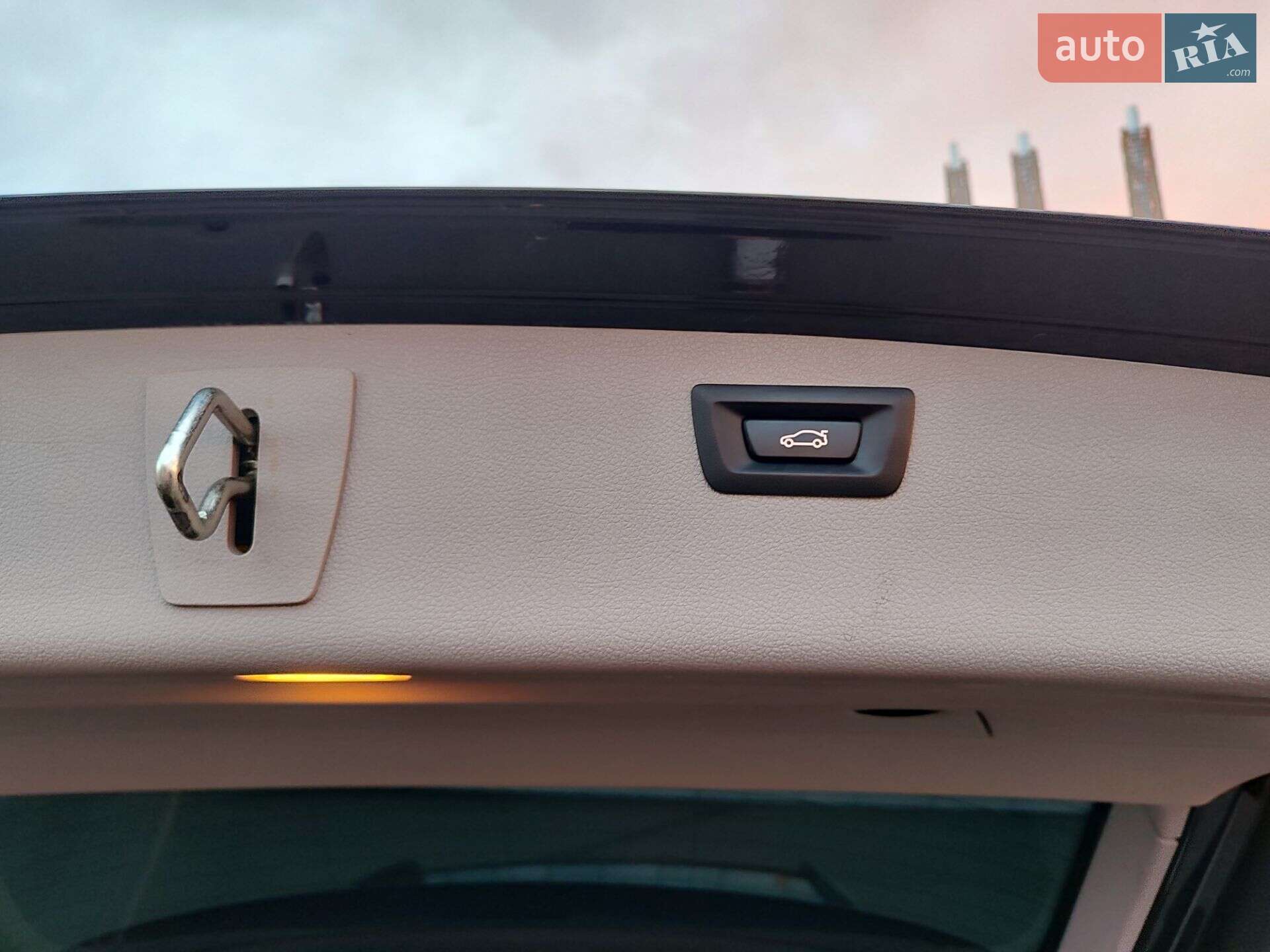 BMW 3 Series 2013 VIN WBA3K11010F824885 фото оголошення 36 з 57