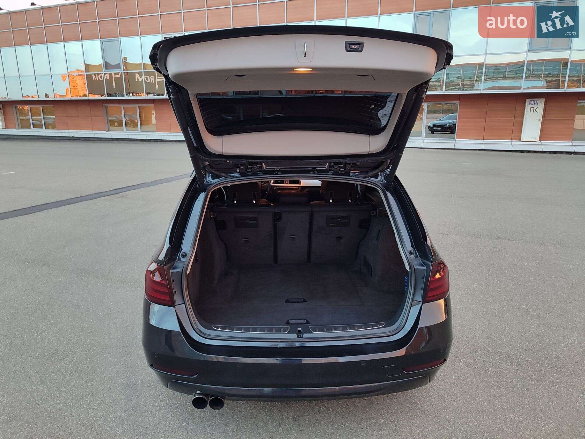 BMW 3 Series 2013 VIN WBA3K11010F824885 фото оголошення 38 з 57